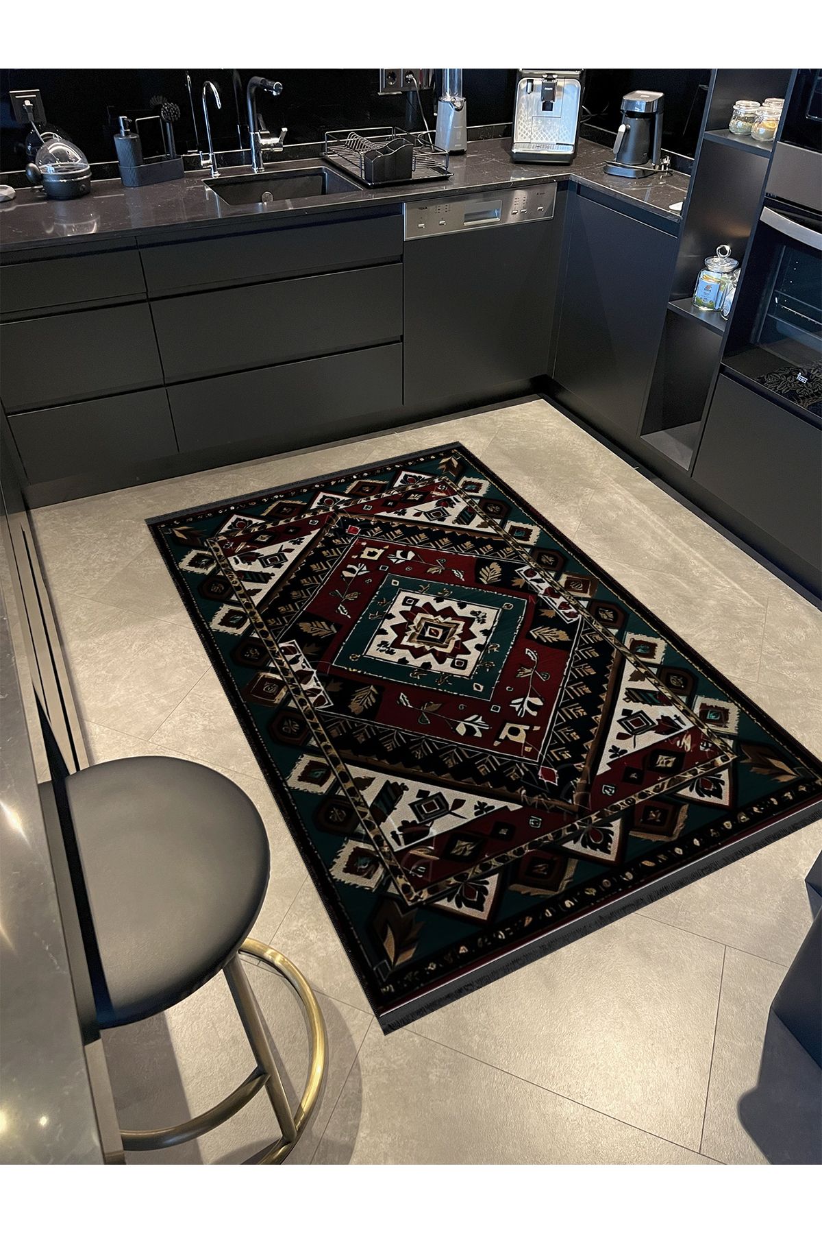 Bordo ve Siyah Renkli Antik Tasarım Serisi Bej Detaylı Desenli Vintage Dekoratif Halı antik24