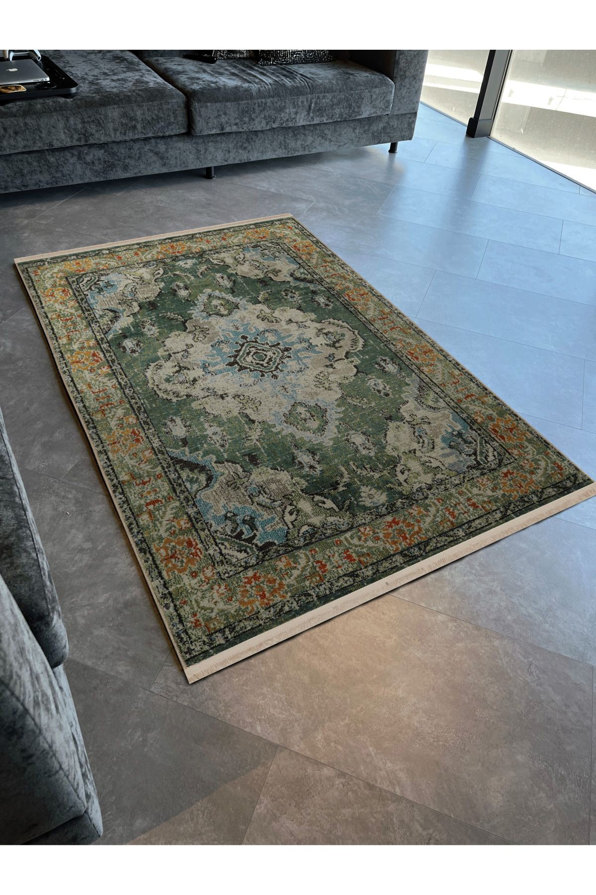Yeşil Temalı Çok Renkli Geleneksel Motif Etnik Desenli Vintage Dekoratif Halı 2691