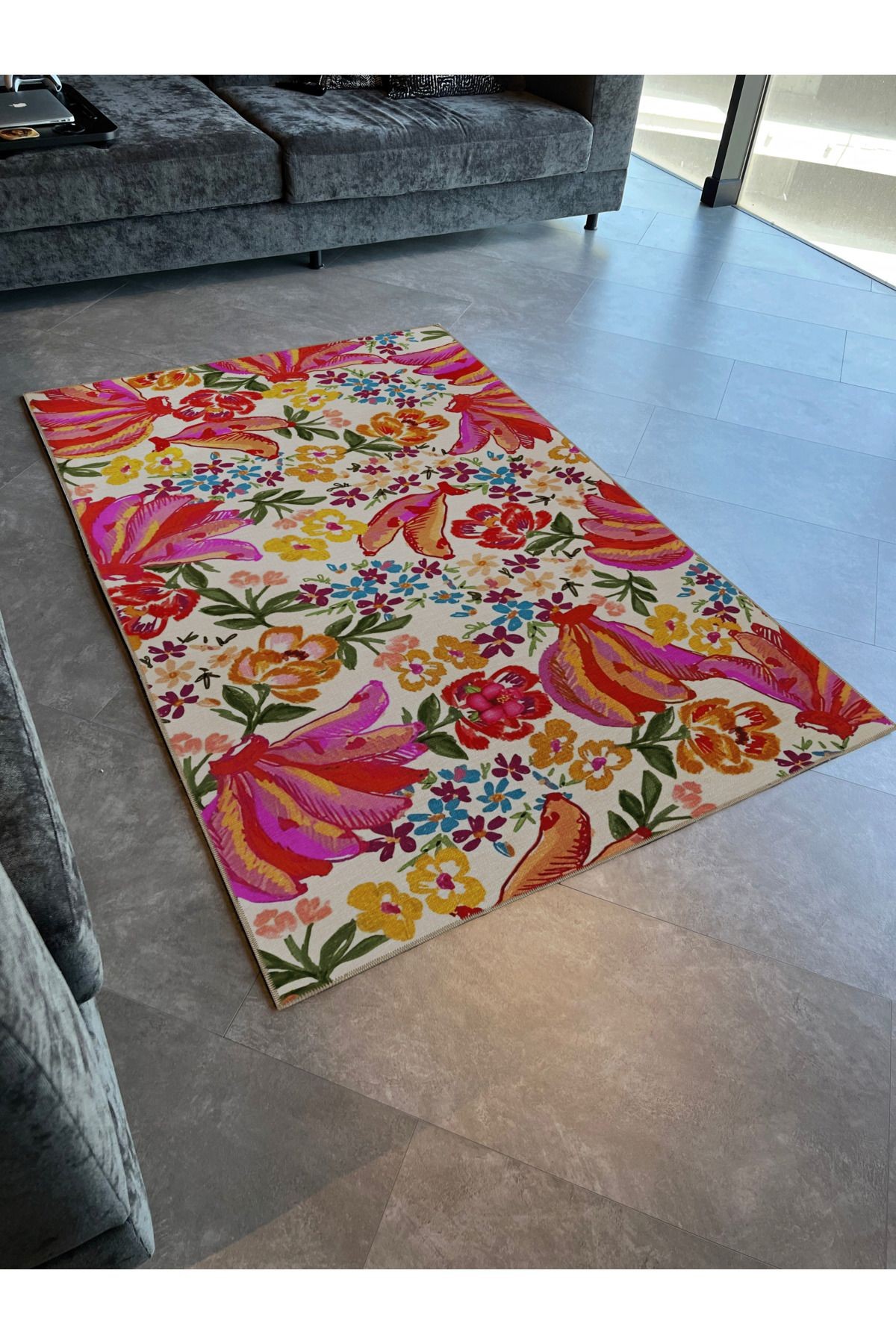 Çok Renkli Gül Çiçek ve Yaprak Desenli Kreatif Modern Dekoratif Halı 2321
