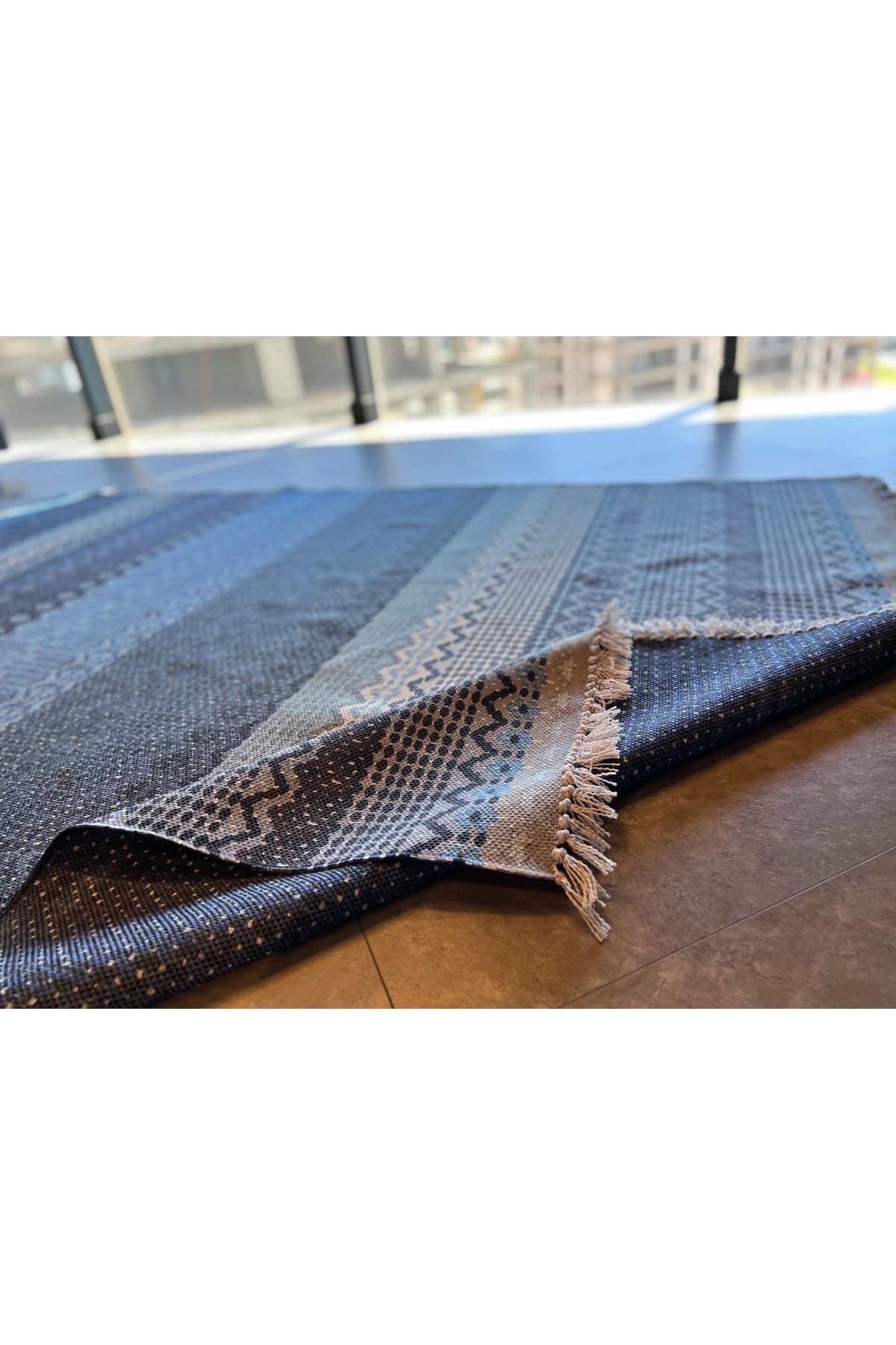 Cotton 545 Mavi Ve Lacivert Çok Renki Dokuma Taban Kilim