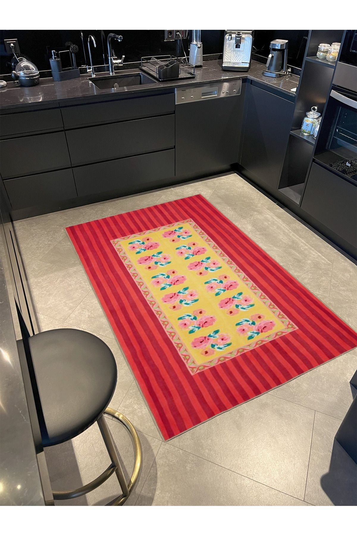Kırmızı Çiçek Motifli Desenli Yıkanabilir Dokuma Taban Halı miravip1056