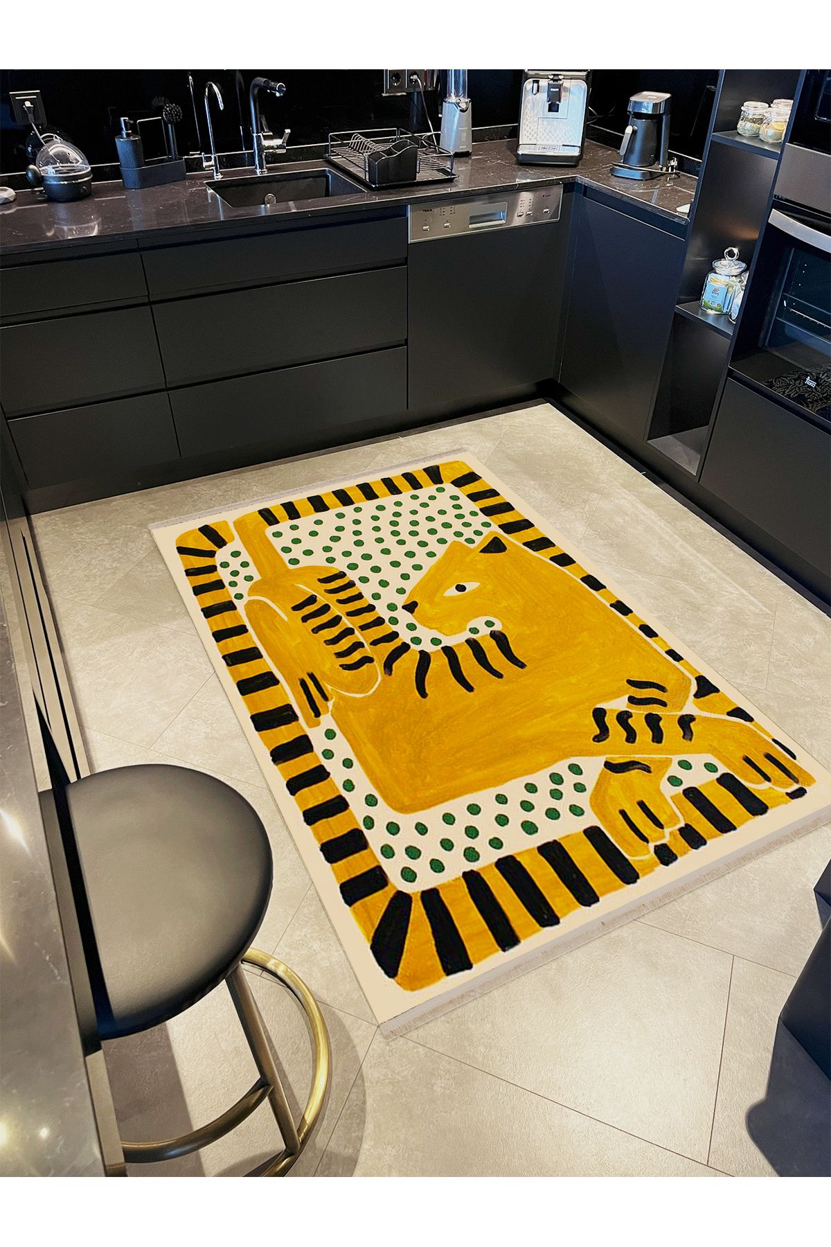 Özge Koleksiyonu Hardal Rengi Siyah Yeşil Kaplan Detaylı Dokuma Taban Modern Dekoratif Halı Özge33