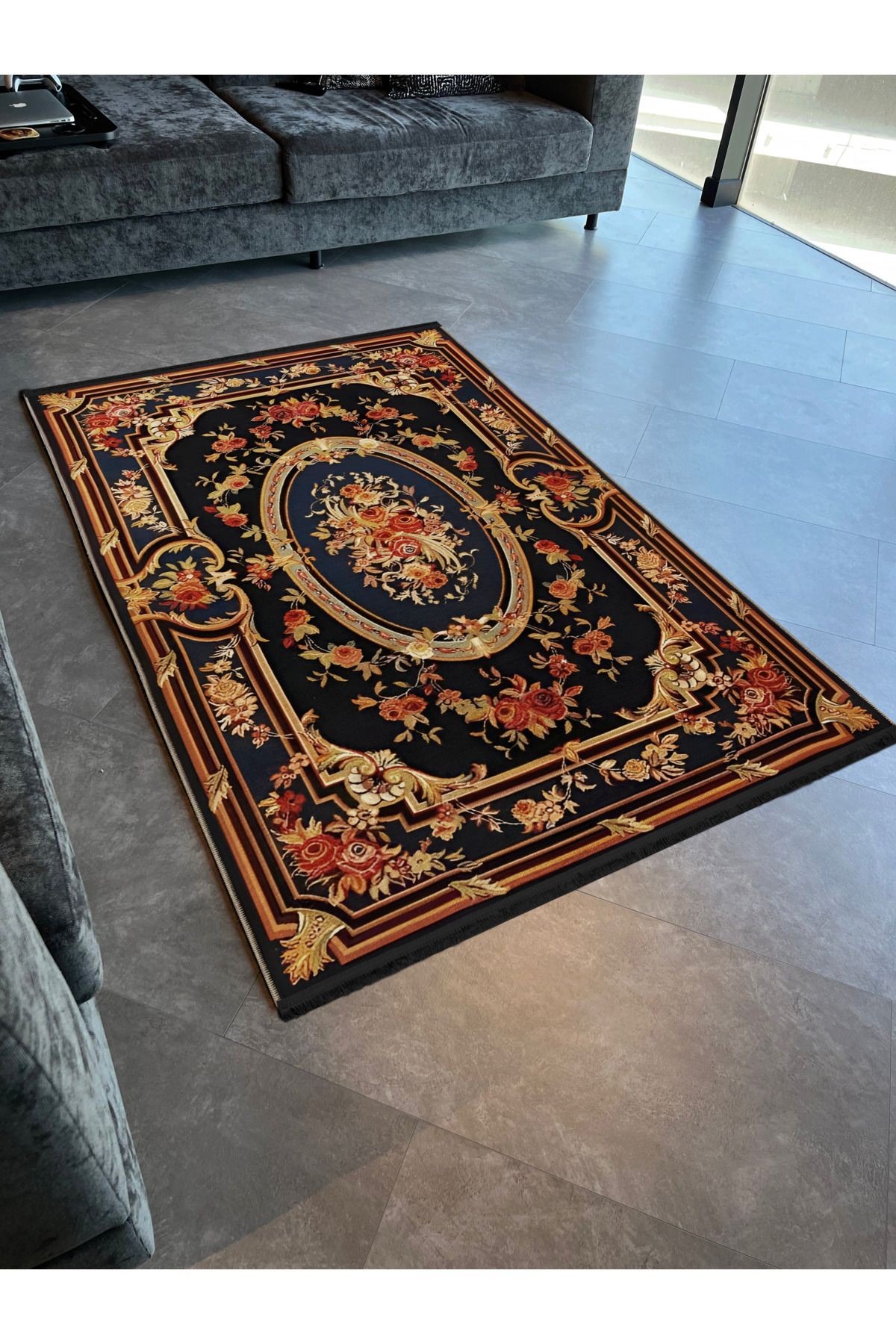 Siyah Temalı Çok Renkli Geleneksel Çiçek Motif Desenli Vintage Dekoratif Halı 1902