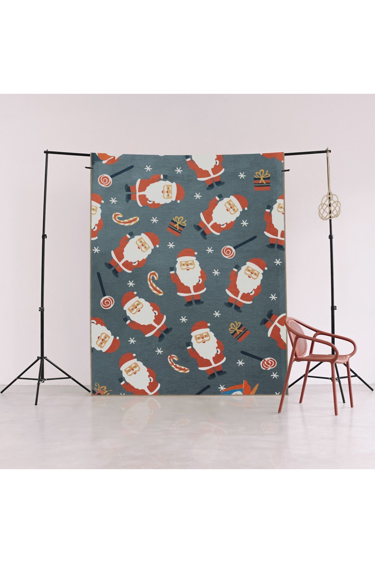 Yılbaşı Temalı Çok Renkli Noel Baba Karma Süs Desenli Kreatif Modern Dekoratif Halı 2235
