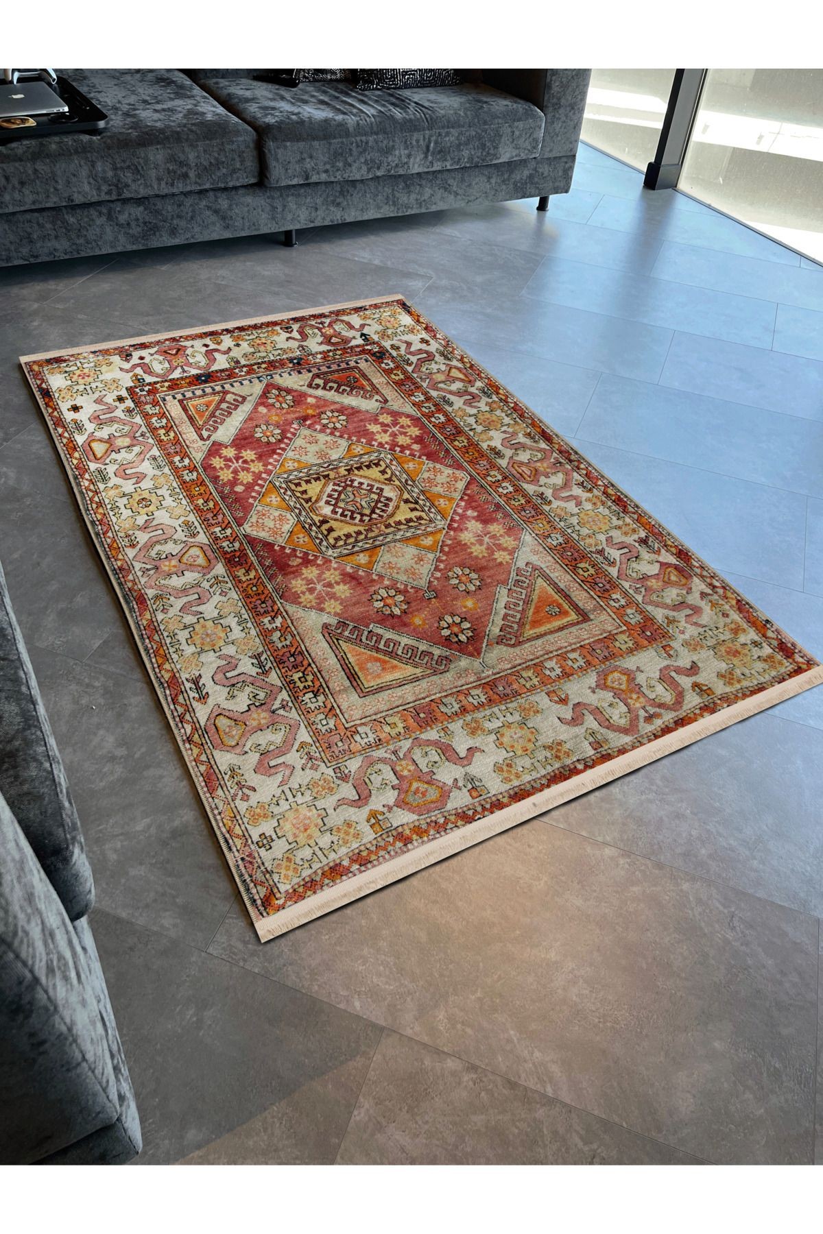 Sarı Bej Temalı Geleneksel Motif Etnik Çiçek Desenli Vintage Dekoratif Halı 2451