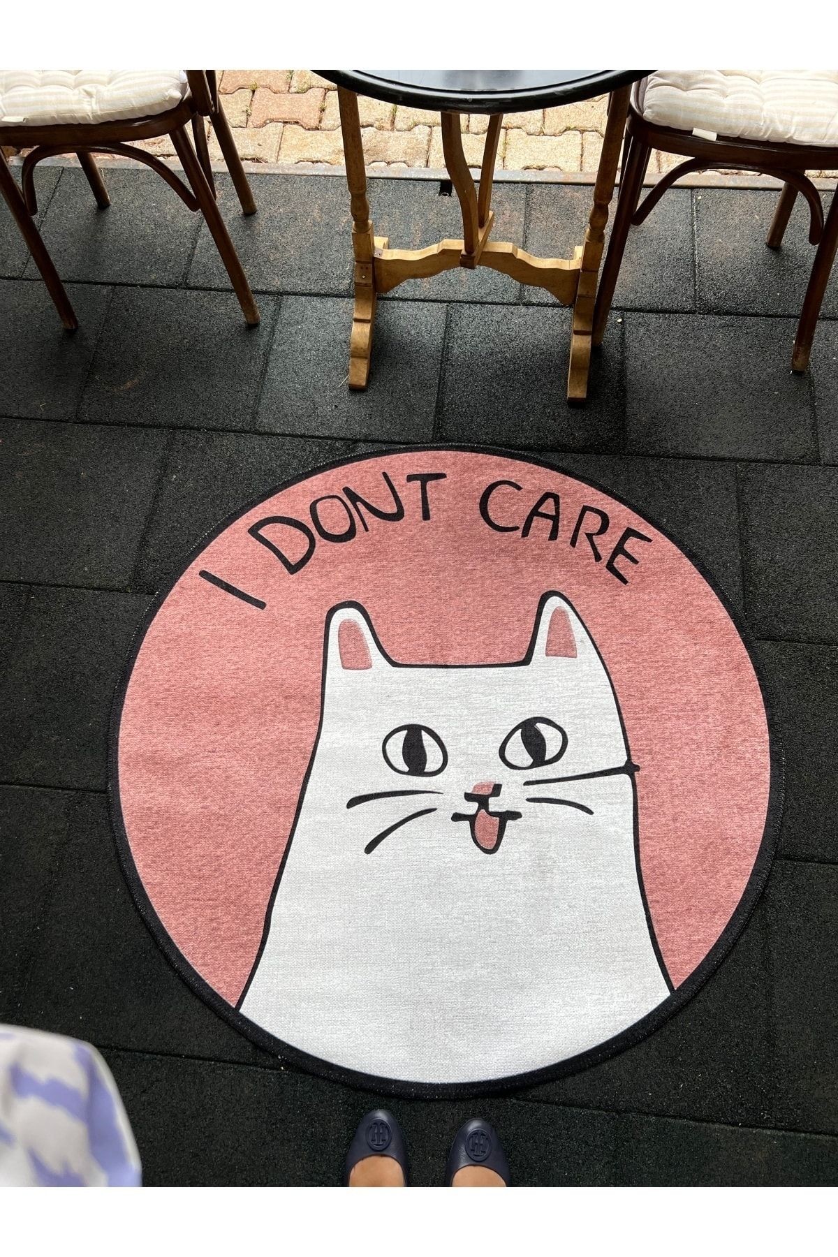 Mira 1067 I Don't Care Yazılı Kedi Figürlü Yuvarlak Dokuma Taban Halı