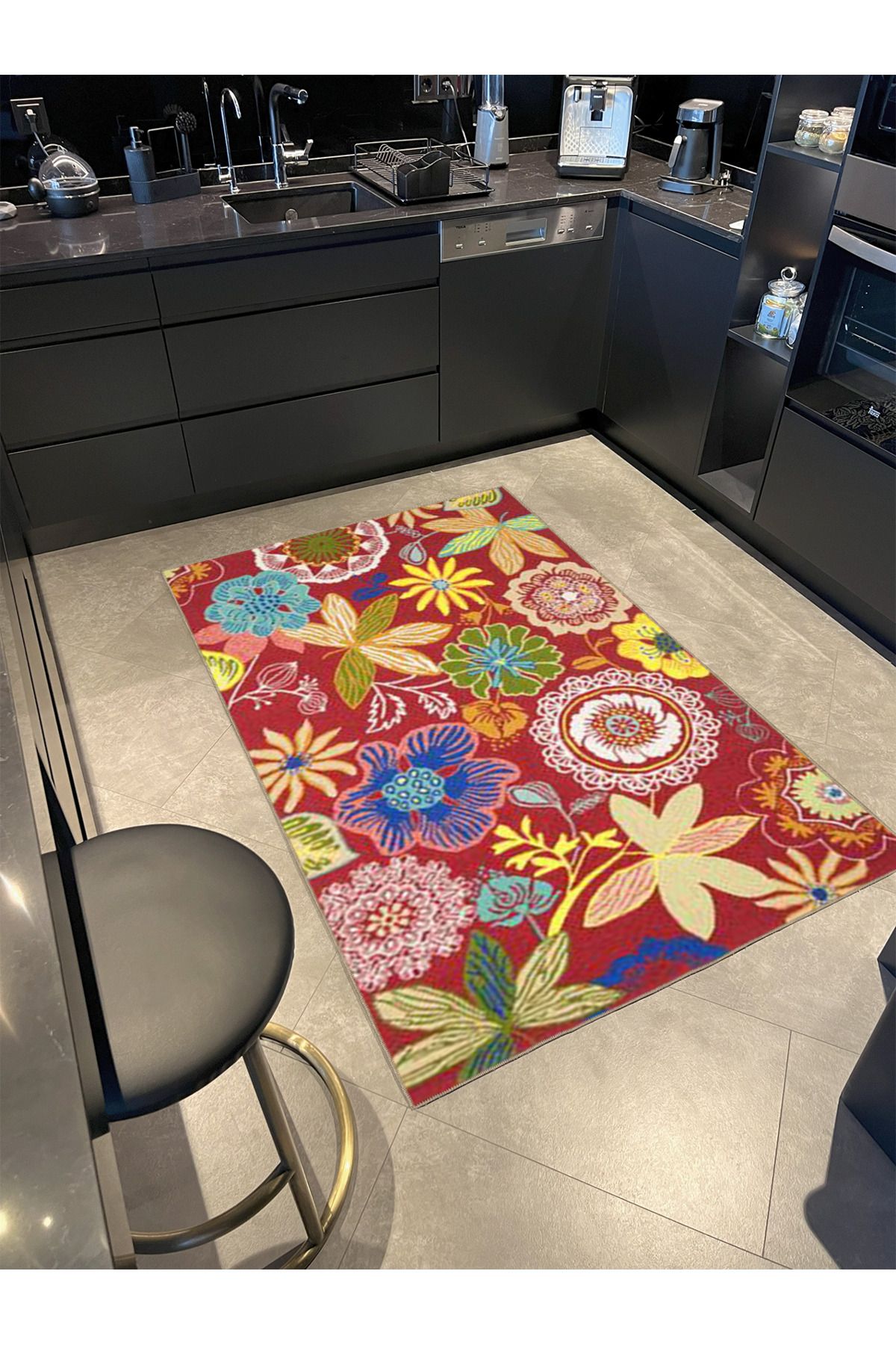 Kırmızı Temalı Karma Floral Çiçek Desenli Kreatif Modern Dekoratif Halı 3618