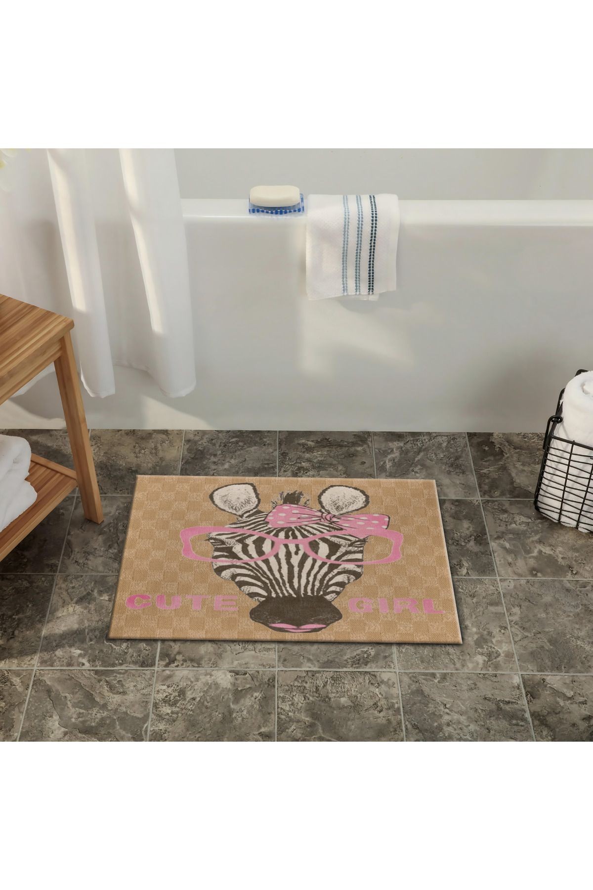 Bej Temalı Tatlı Kız Yazılı Zebra Desenli Kreatif Modern Dekoratif Banyo Paspası 90×60