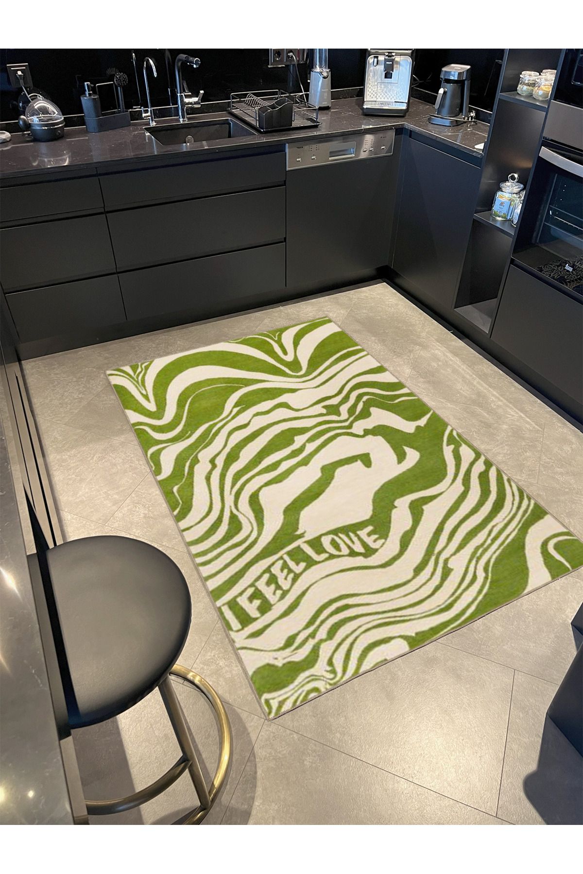 Yeşil Krem Yazılı Dalgalı Desenli Modern Dekoratif Halı miravip475