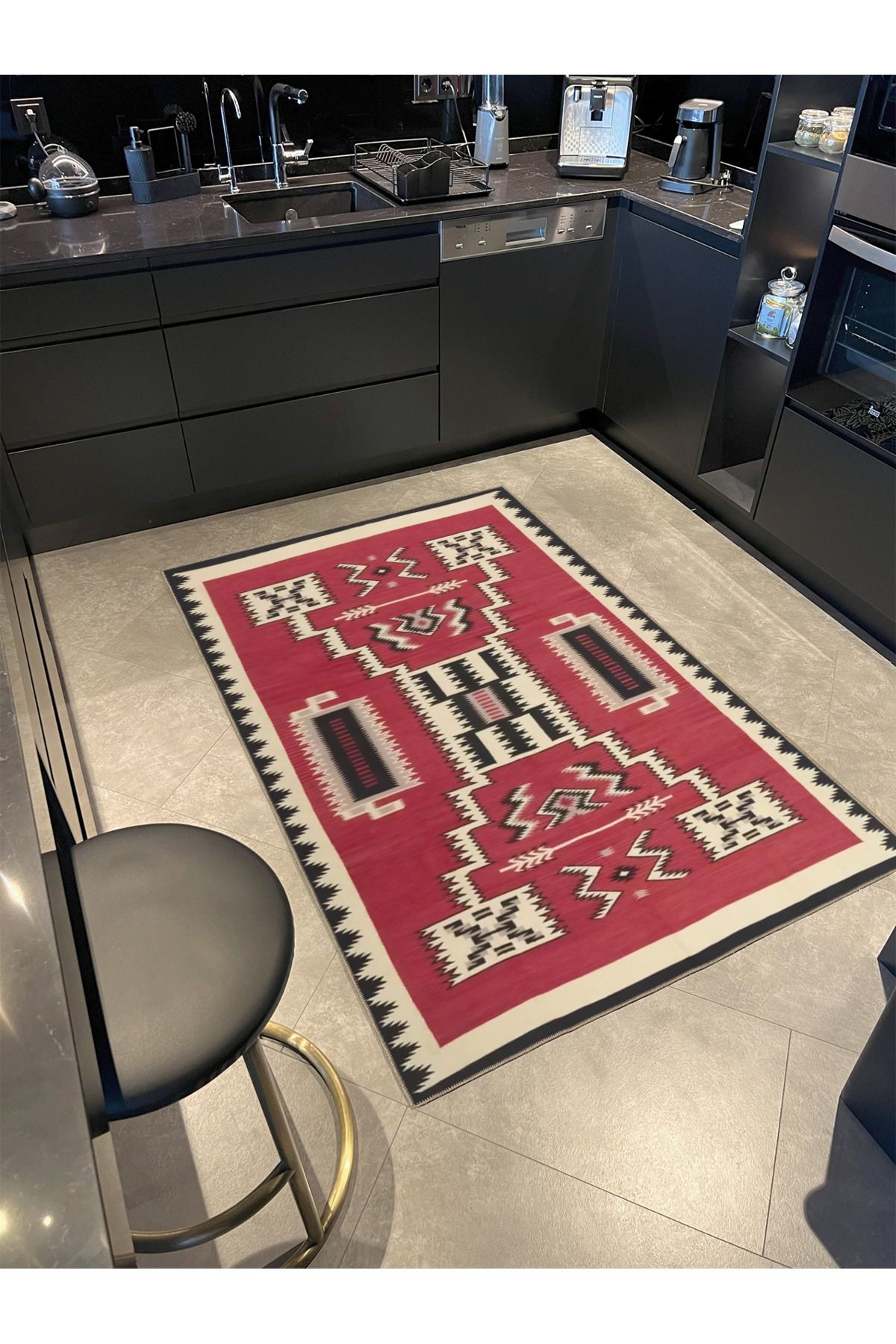 Kırmızı Temalı Şekil Motifli Etnik Desenli Vintage Dekoratif Halı 3524