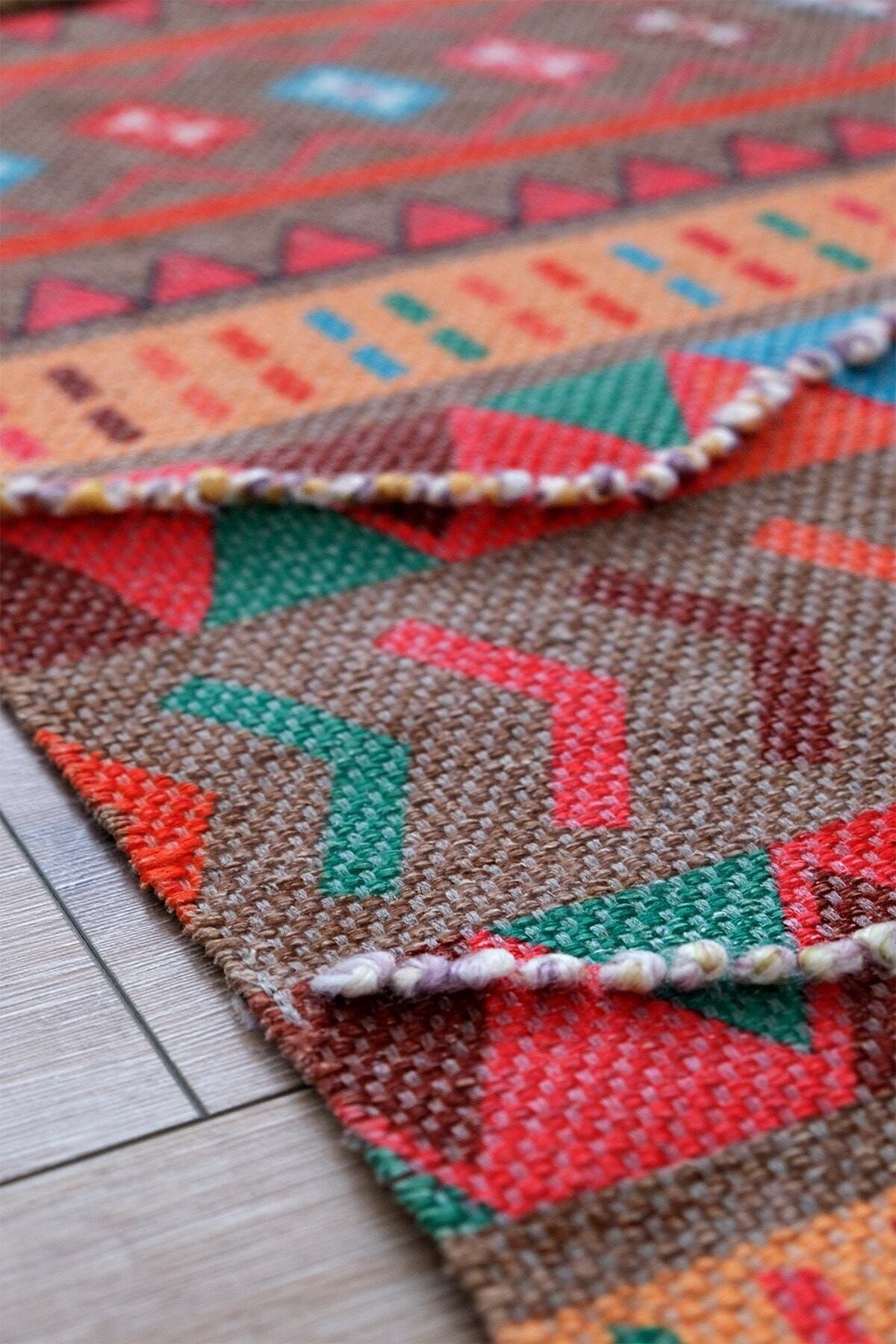 Rustik Multy 4006 Çok Renkli Ponpon Detaylı Dokuma Kilim