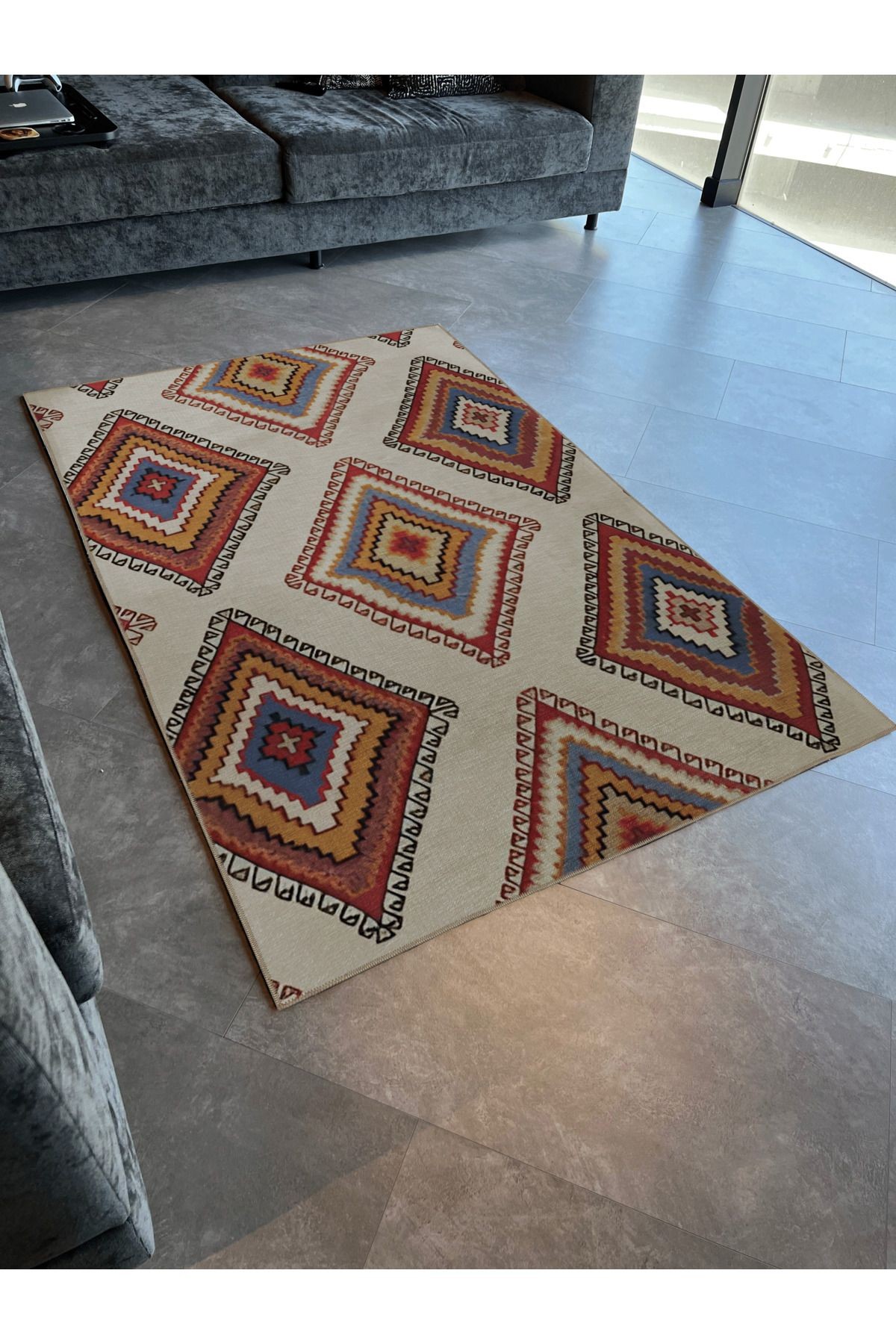Bej Temalı Çok Renkli Etnik Geometrik Dörtgen Motif Desenli Modern Dekoratif Halı 2343