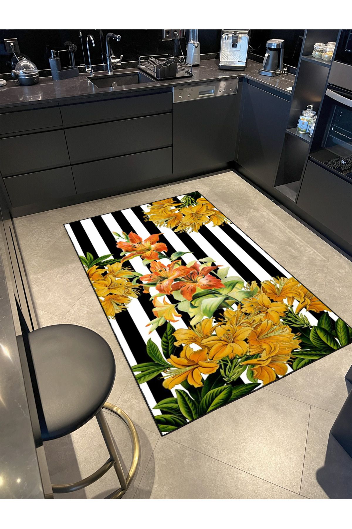 Siyah Beyaz Çizgili Çiçekli Geometrik Desenli Modern Dekoratif Halı miravip235