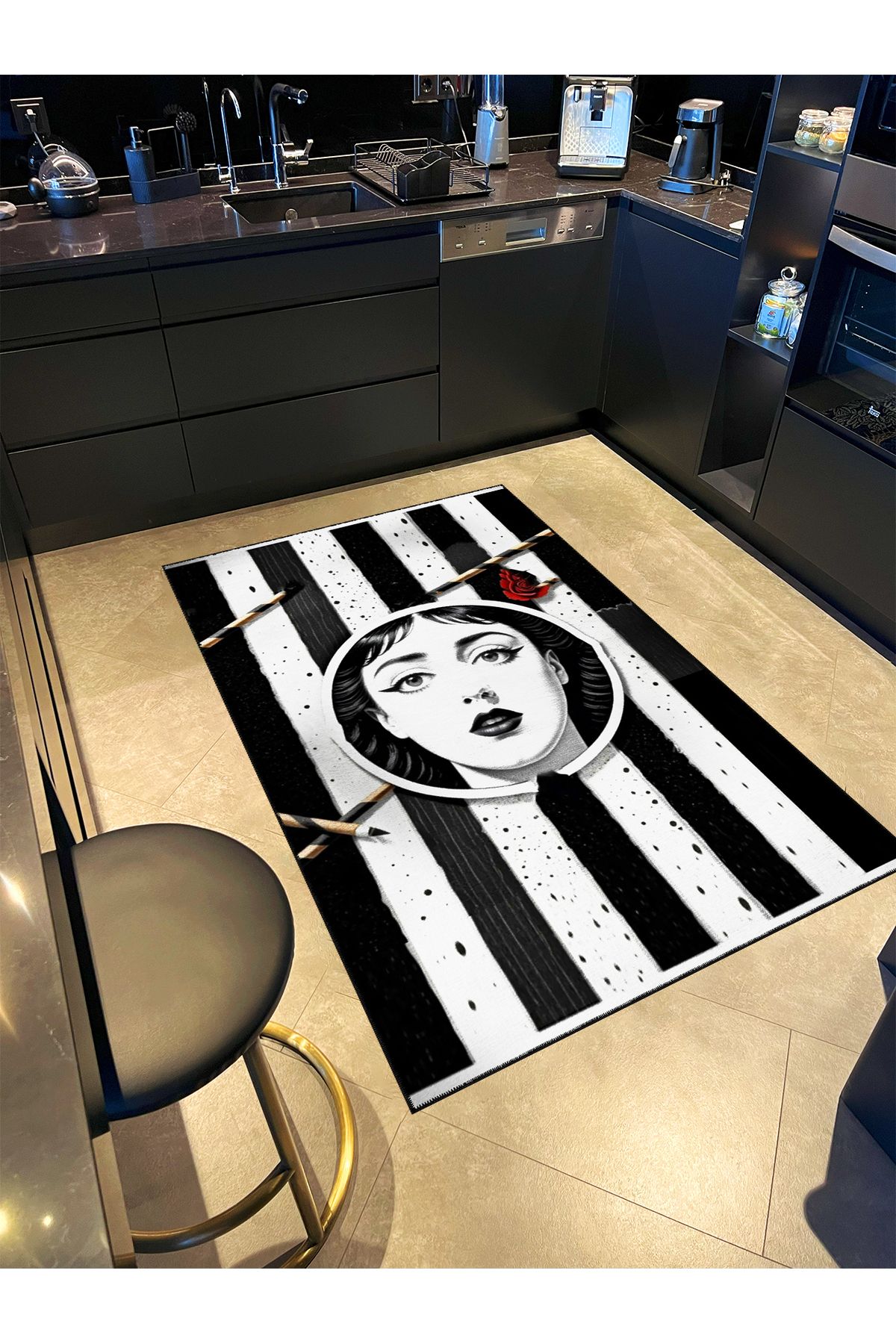 Siyah Beyaz Çizgi Temalı Yüz ve Kalem Desenli Dokuma Taban Halı ve Yıkanabilir Halı miraface06