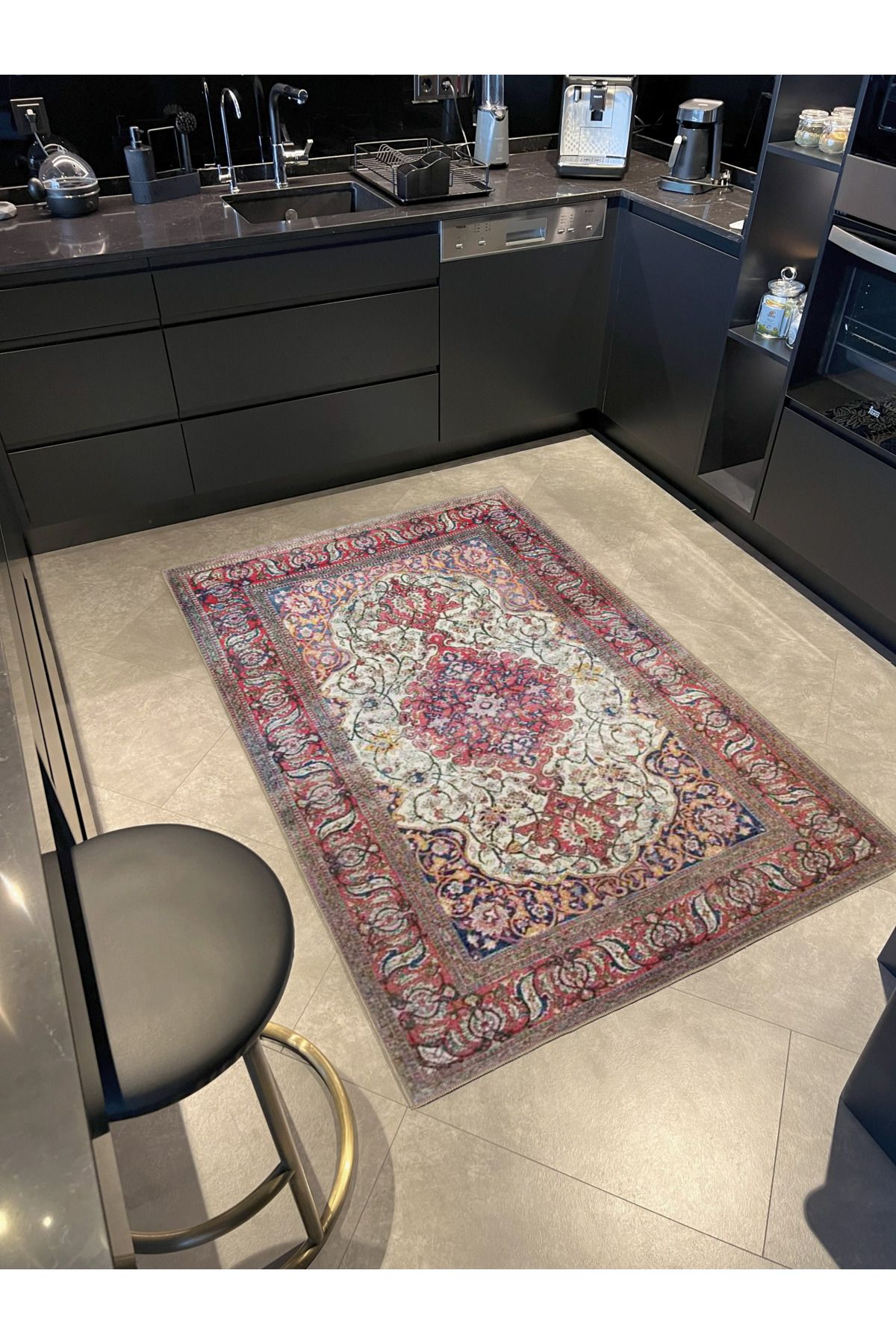 Pembe Temalı Geleneksel Motif Etnik Çiçek Desenli Vintage Dekoratif Halı 3311