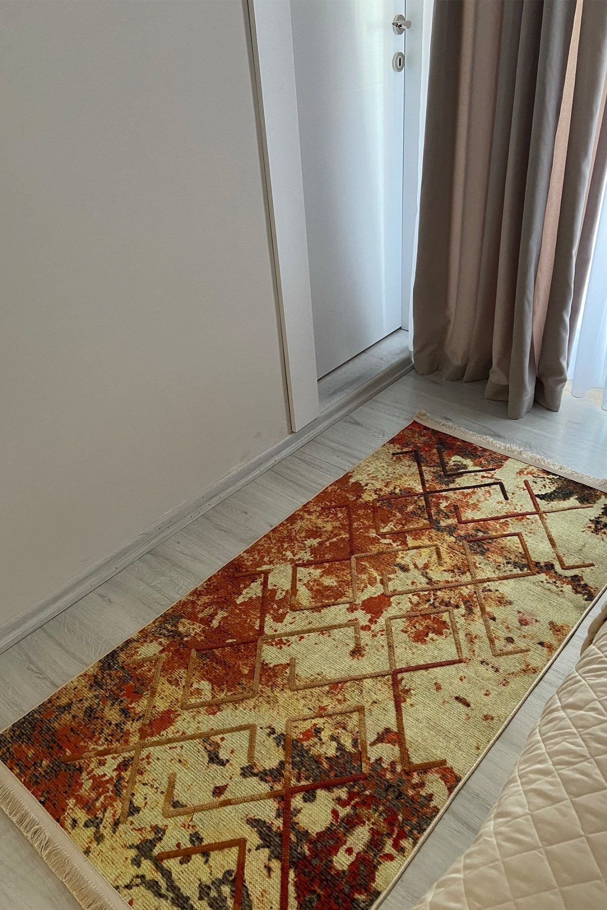 Nakkaş Terra 812 Kiremit Rengi Nakışlı Halı