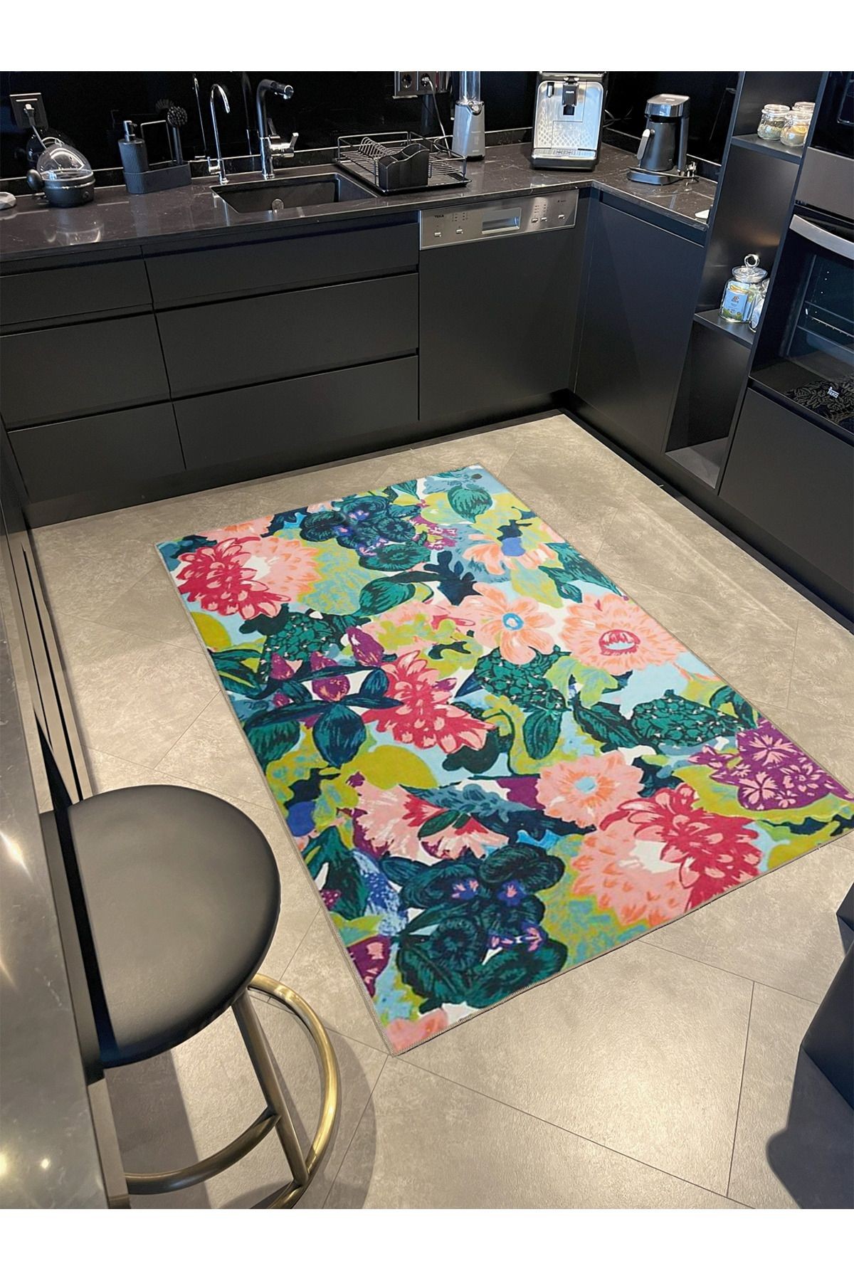 Çok Renkli Floral Çiçek ve Çilek Desenli Kreatif Modern Dekoratif Halı 3623