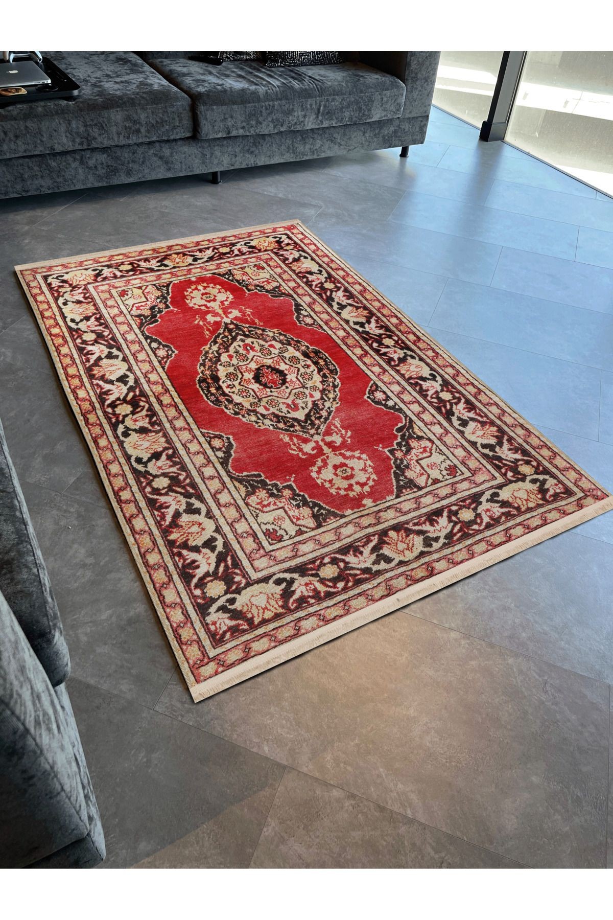 Bej Kırmızı Temalı Geleneksel Motif Çiçek Desenli Vintage Dekoratif Halı 2459