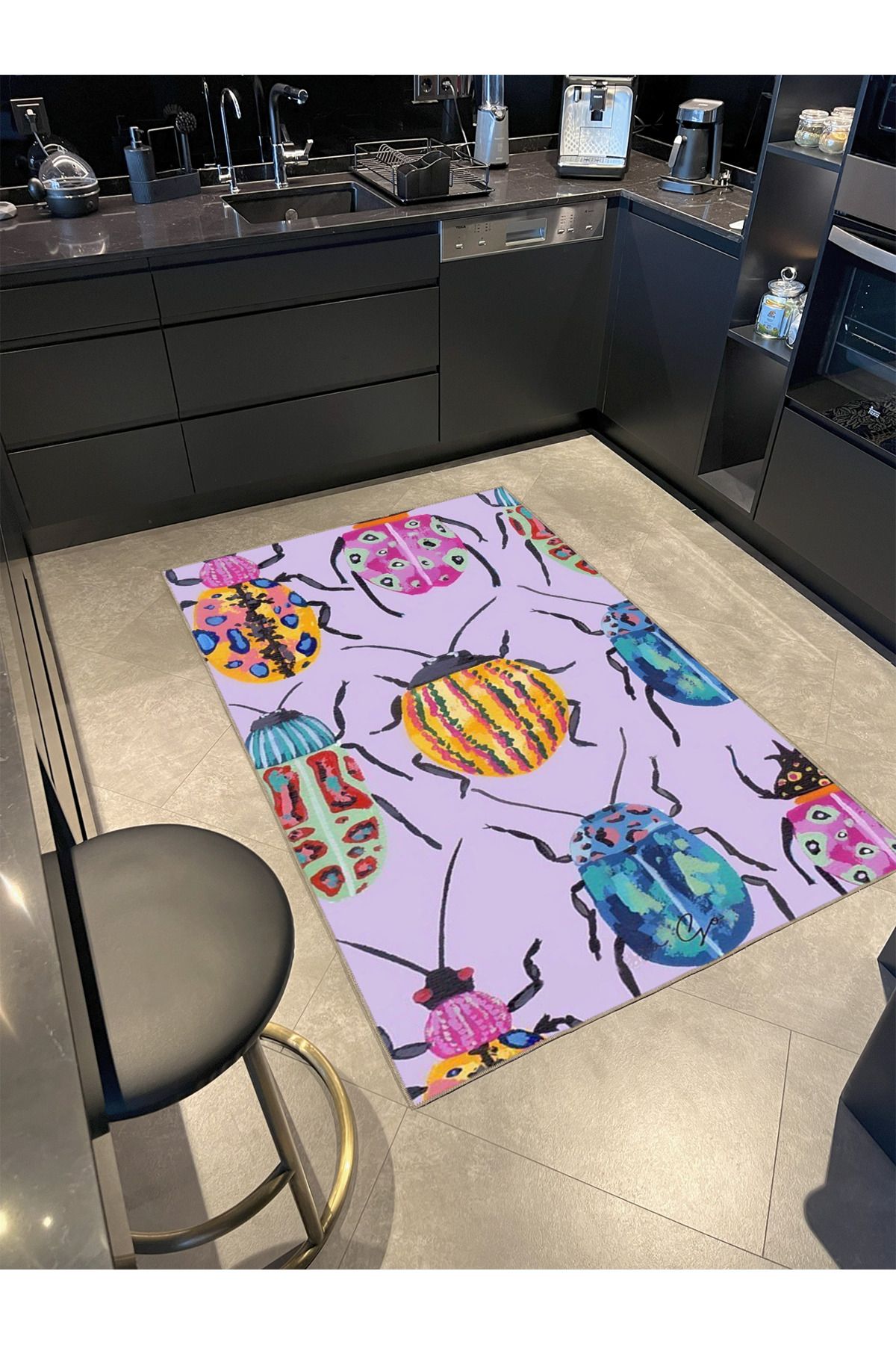 Pembe Renk Temalı Örümcek Hayvan Desenli Dokuma Taban Halı 3726