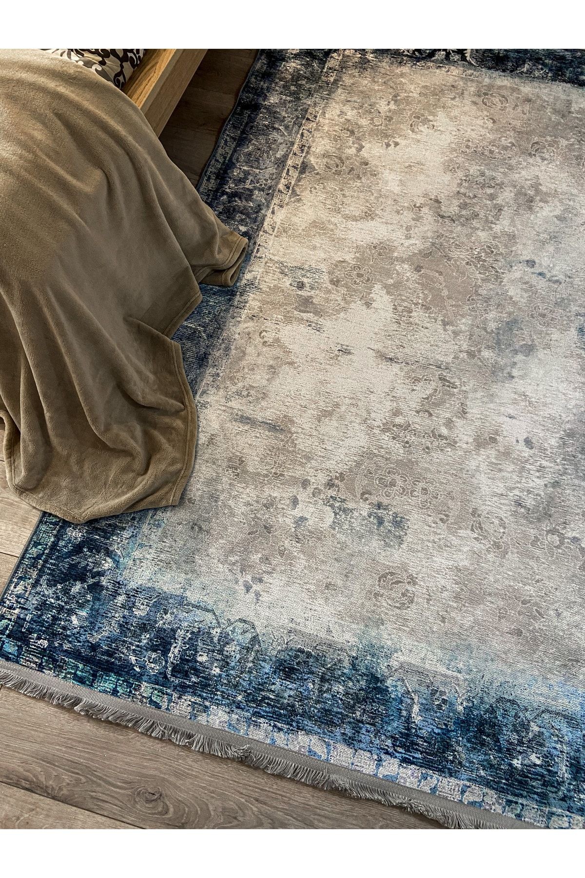 Mira 2068 Mavi Gri Klasik Desenli Saçaklı Halı 120×180