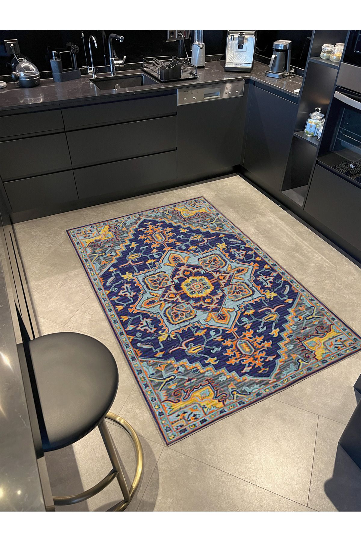 Lacivert Temalı Çok Renkli Geleneksel Motif Desenli Vintage Dekoratif Halı 3645