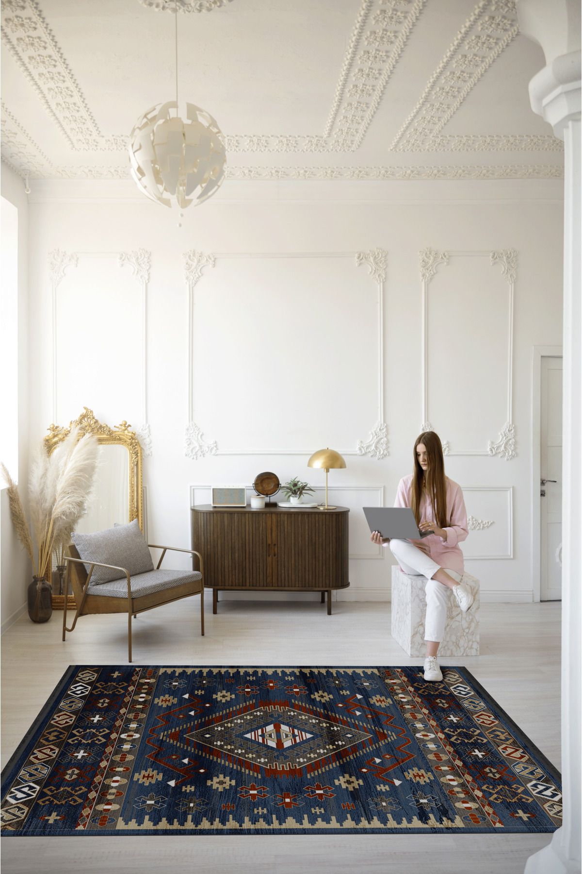 Mira Lacivert Temalı Geleneksel Motif Etnik Desenli Vintage Dekoratif Halı Mira 1584