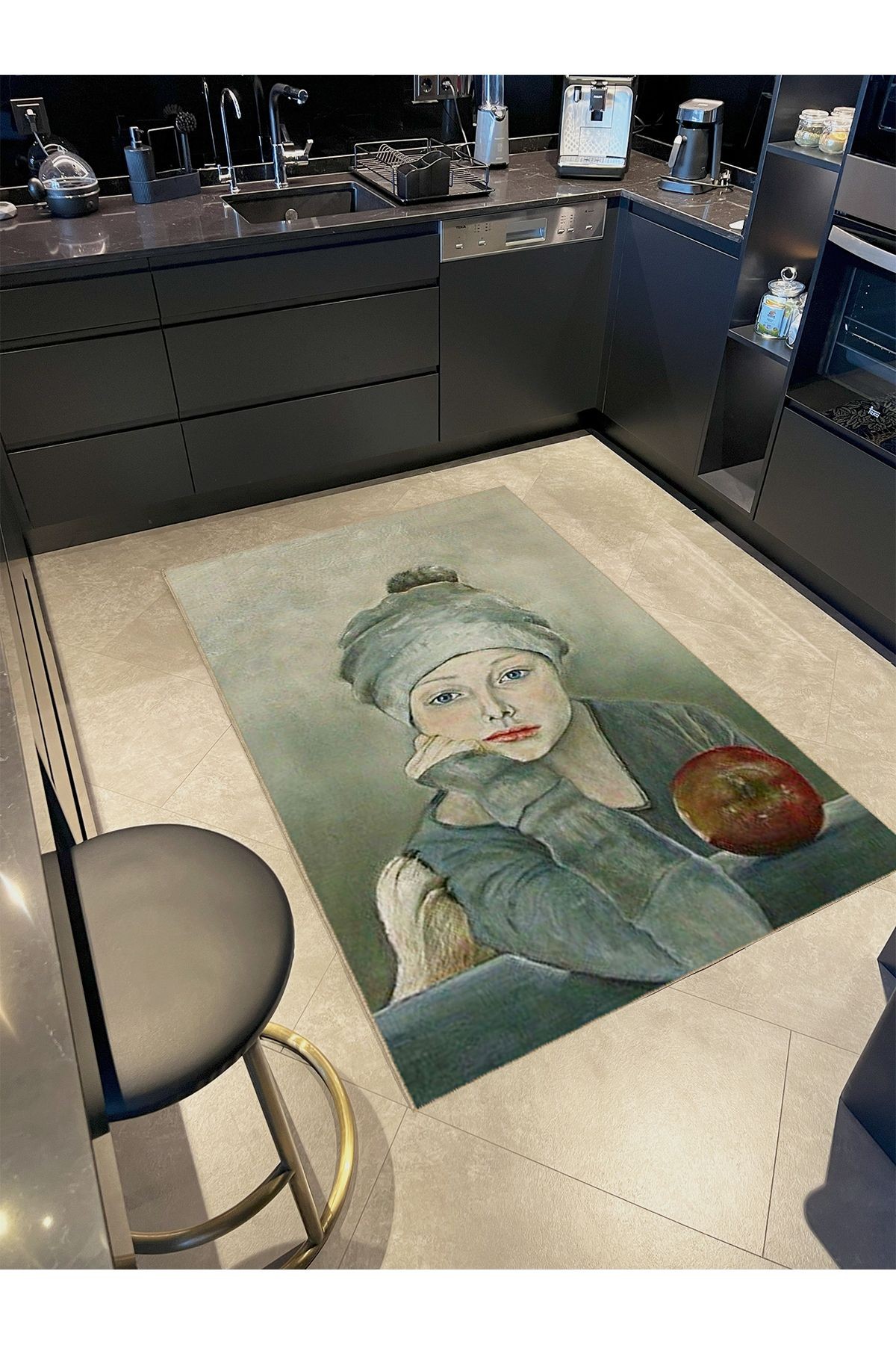 Tuğrul Koleksiyonu Pastel Tonlarda Elma ve Kız Figürü Desenli Dokuma Taban Modern Dekoratif Halı 47