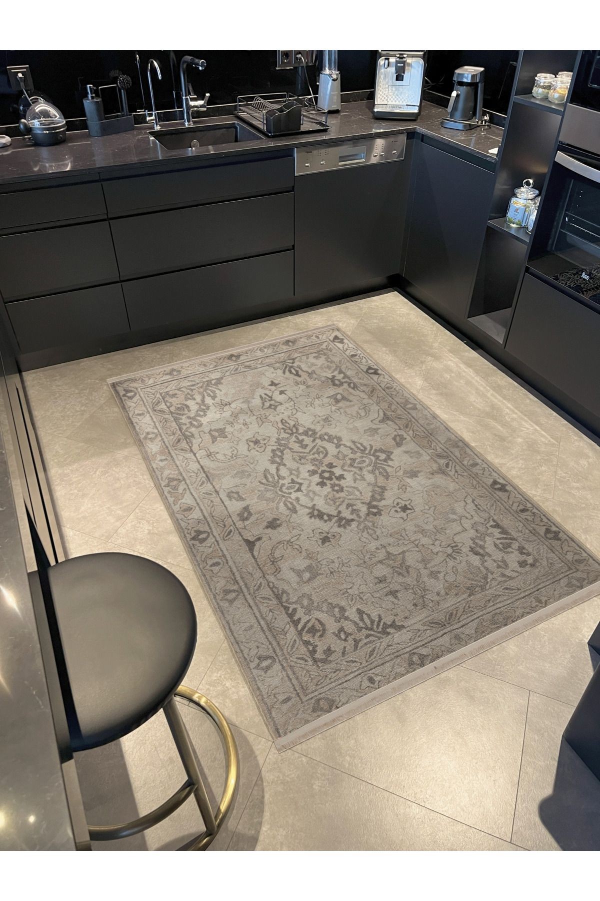 Gri Bej Temalı Geleneksel Motif Çiçek Desenli Saçaklı Vintage Dekoratif Halı 3133