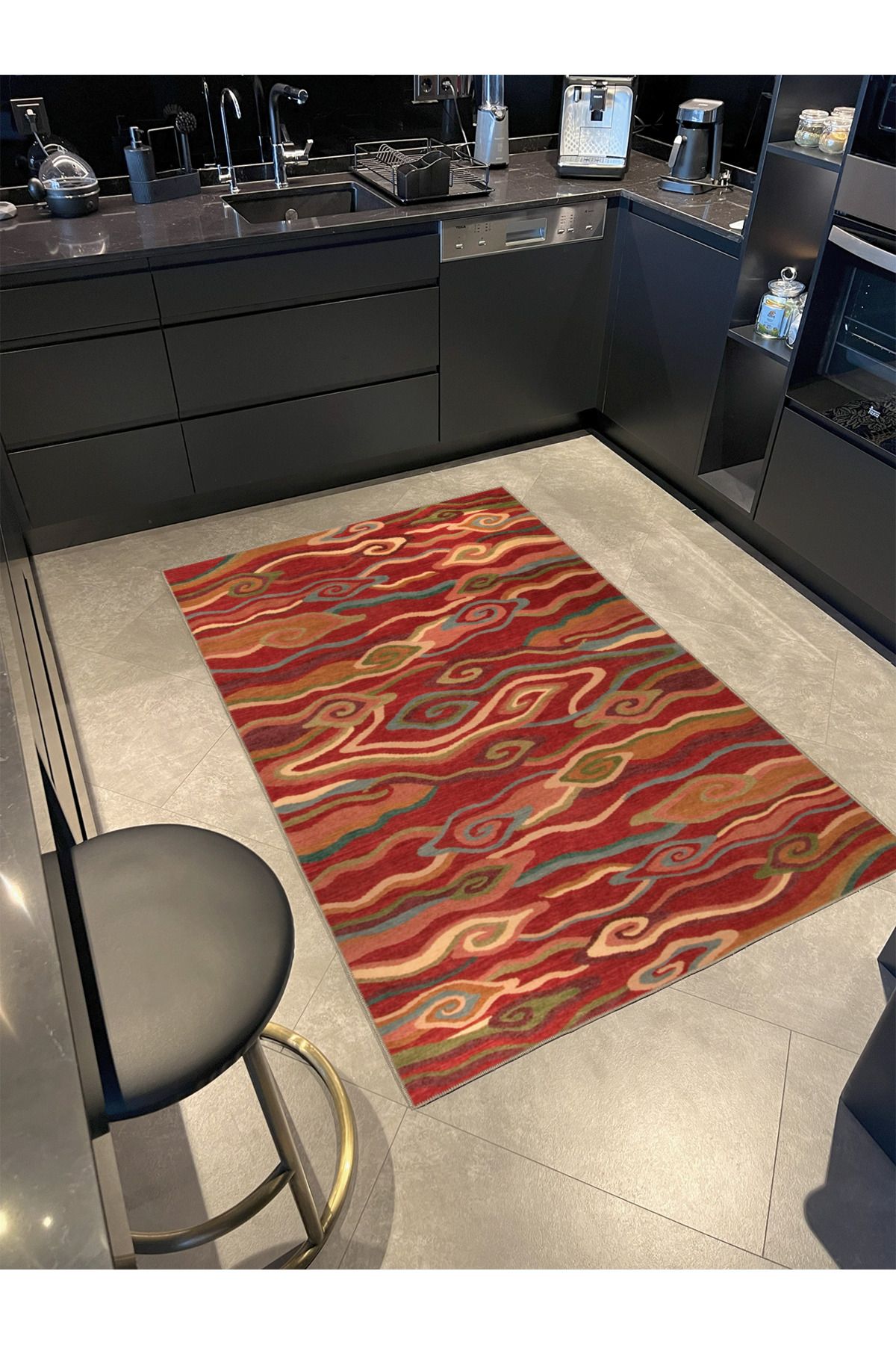 Kırmızı Tonlarda Dalga Desenli Kreatif Halı 3718