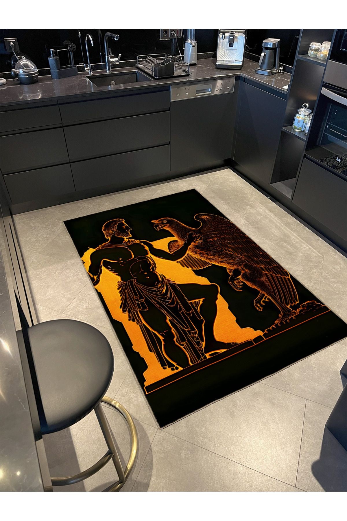Siyah Sarı Temalı Mitolojik İnsan ve Kartal Figürü Desenli Modern Dekoratif Halı 3478