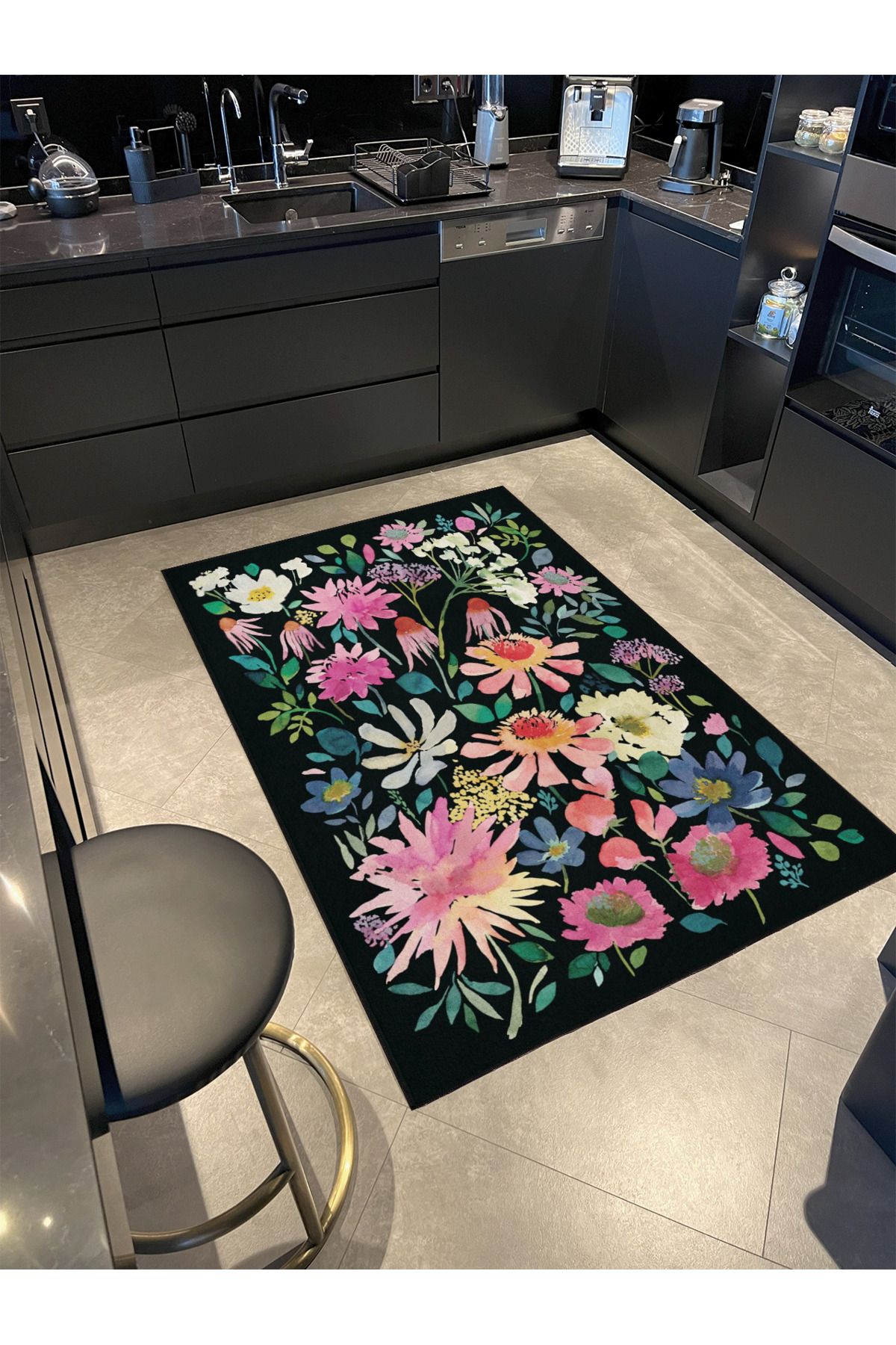 Siyah Tonlu Floral Desenli Dokuma Taban miravip680