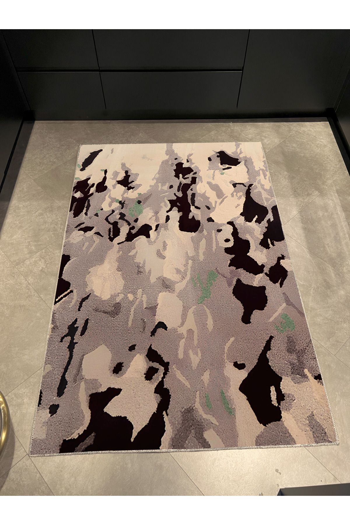 Siyah Bej Temalı Soyut Desenli Modern Dekoratif Halı 1671