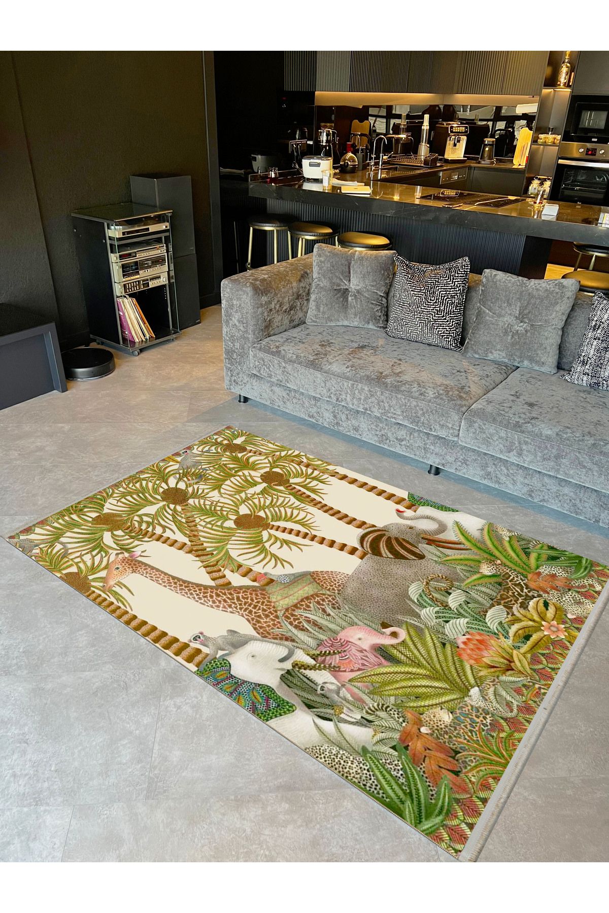 Güney Koleksiyonu Tropikal Orman Temalı Fil ve Zürafa Desenli Modern Dekoratif Halı 01