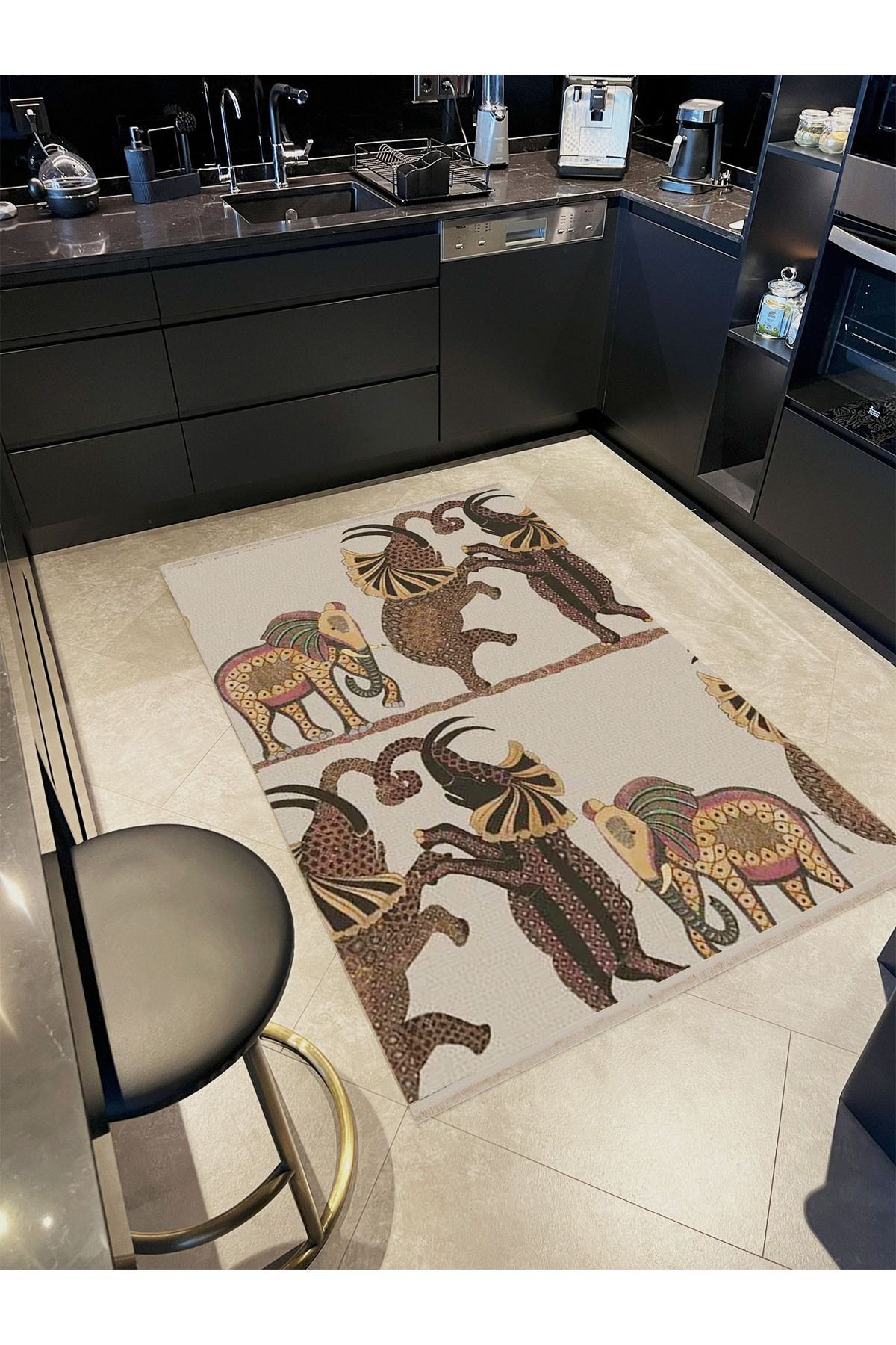 Güney Koleksiyonu Soyut Tema Dans Eden Fil Figürleri Desenli Modern Dekoratif Halı 04