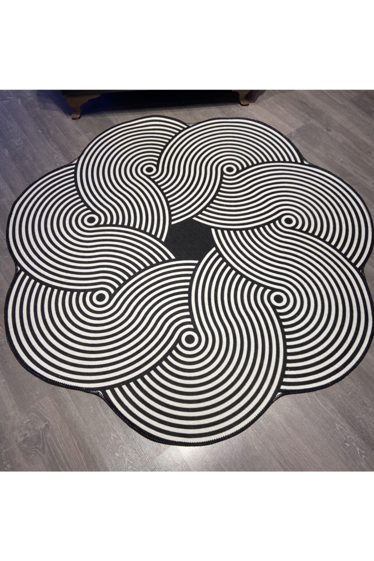 Mira 833 Siyah Beyaz Soyut Desen Dekoratif Yıkanabilir Halı