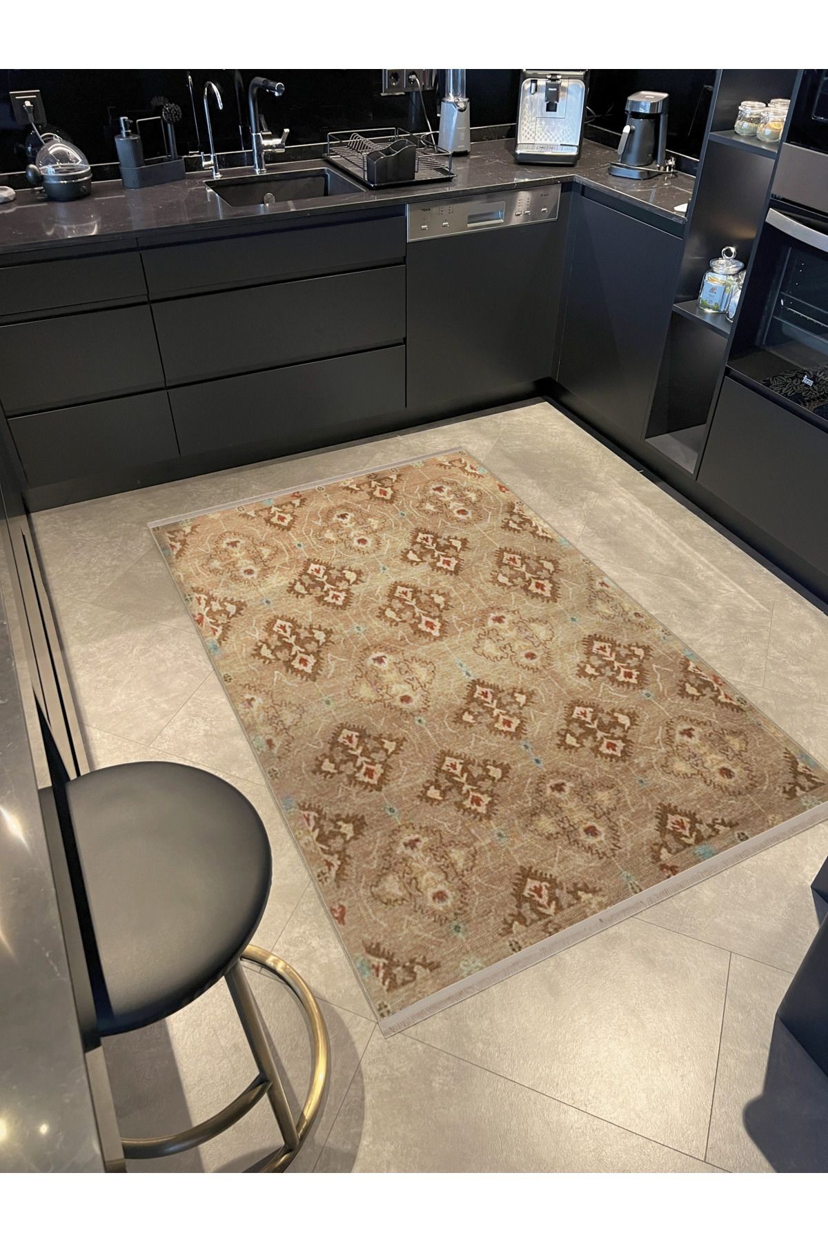 Kahverengi Temalı Geleneksel Motif Desenli Saçaklı Vintage Dekoratif Halı 3197