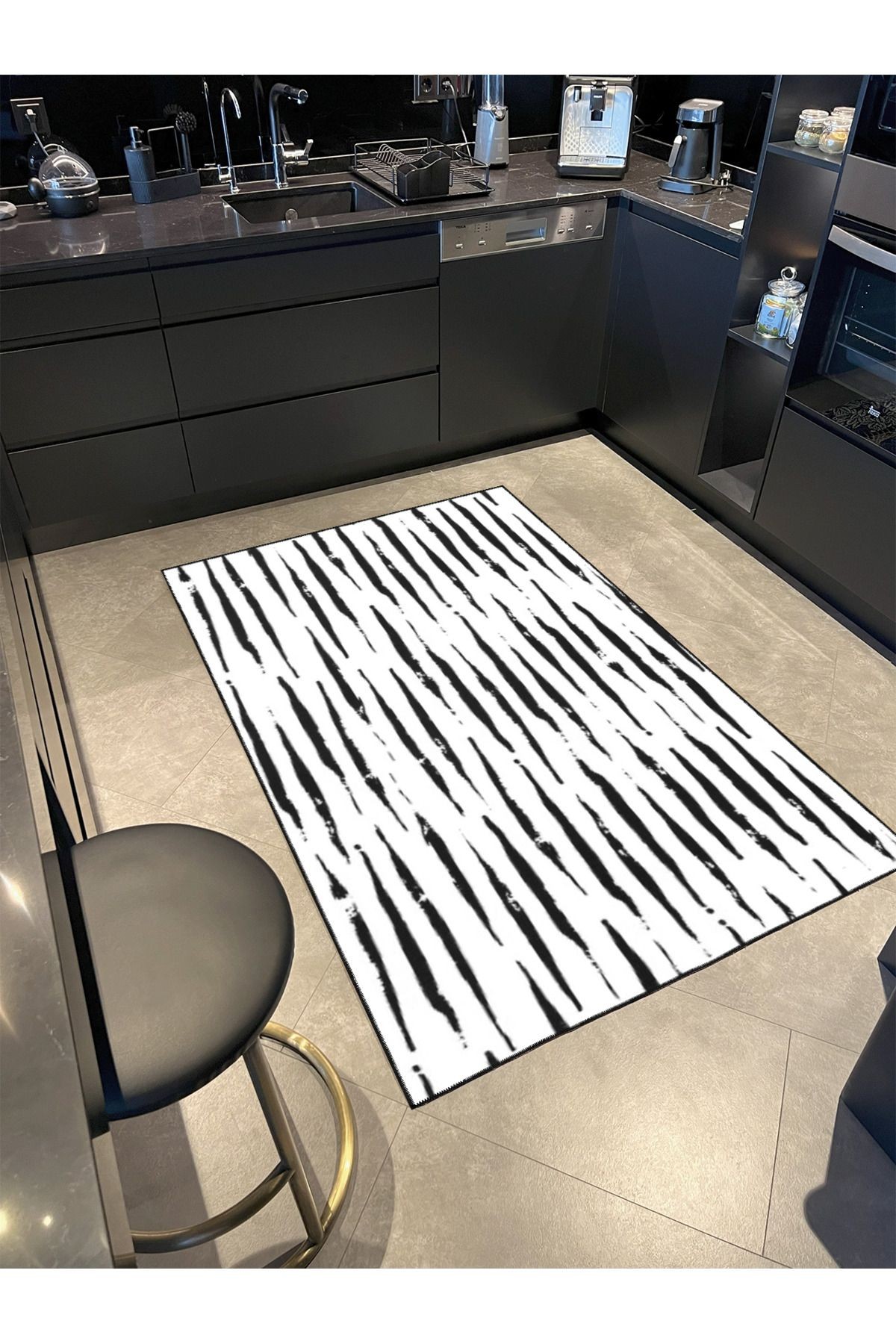 Akan Motifli Siyah Beyaz Desenli Dekoratif ve Yıkanabilir Halı miravip9284