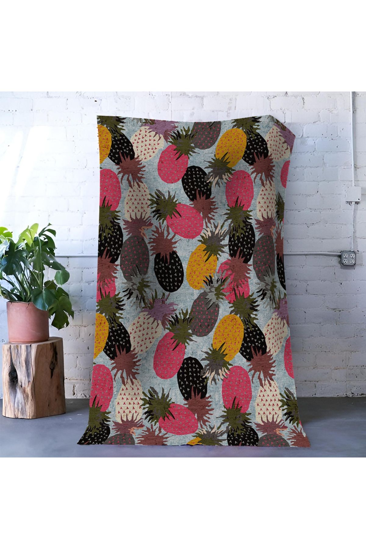 Mira Çok Renkli Ananas Desenli Modern Dekoratif Halı Mira 1564