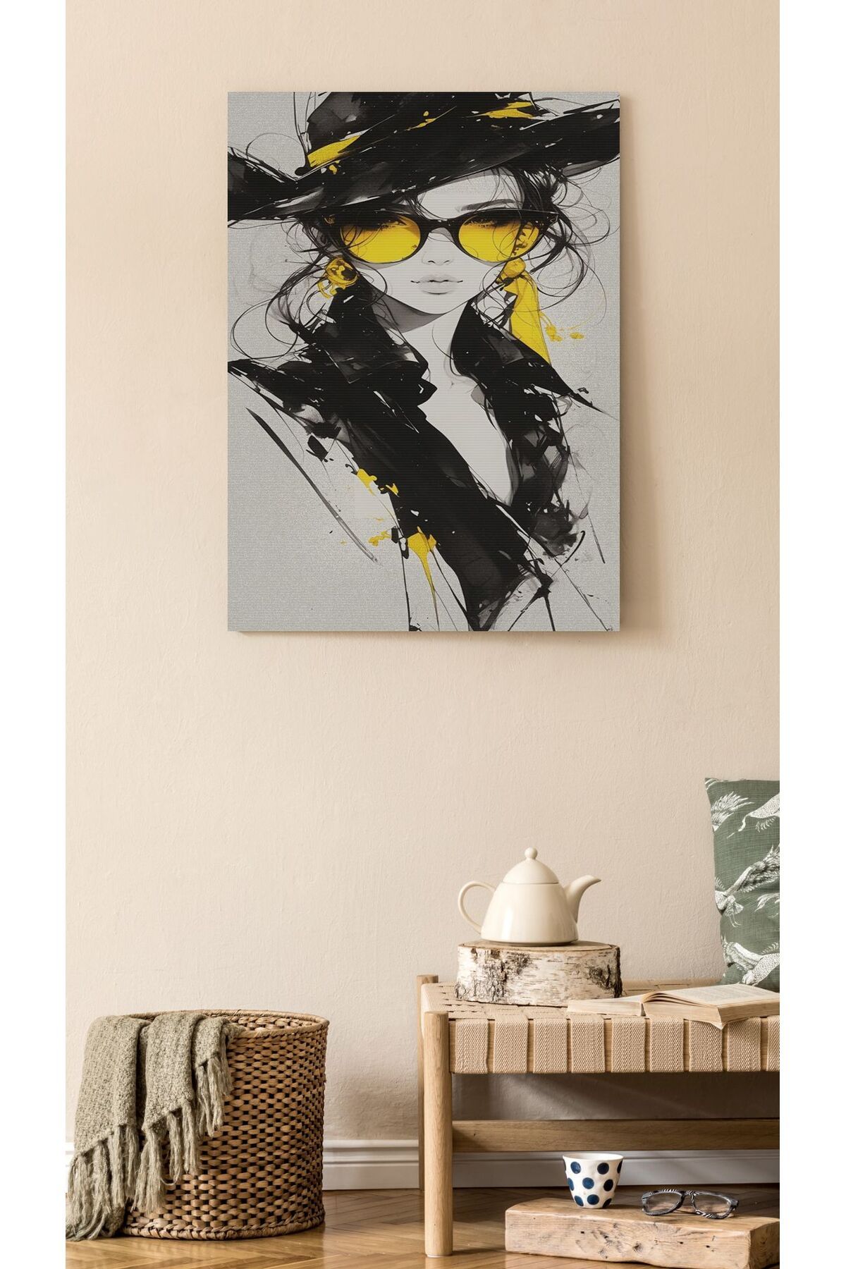 Kanvas Tablo Sarı Gözlüklü Kadın Temalı Tablo