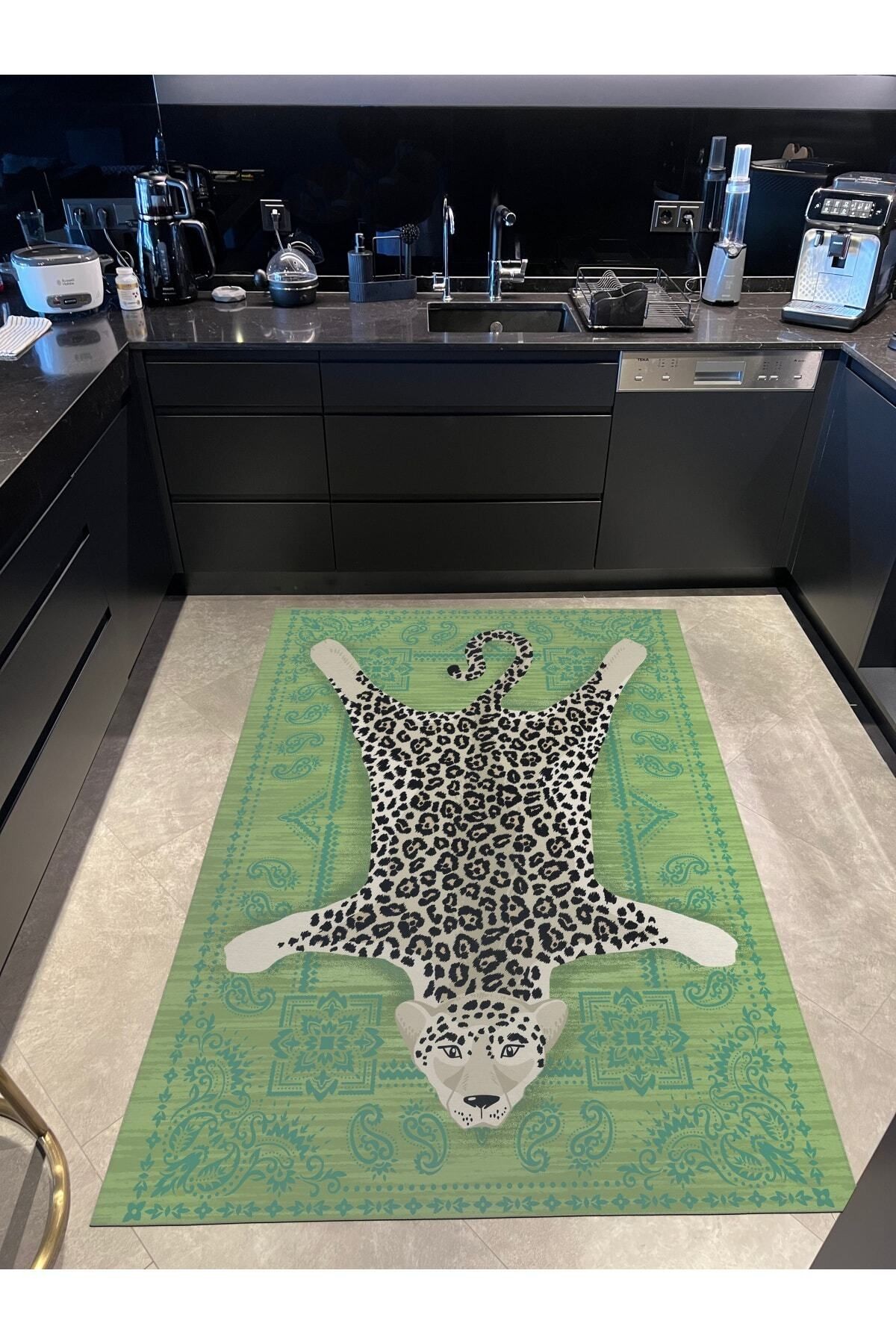 Mira 1166 Fıstık Yeşili Leopar Ve Vintage Temalı Dokuma Taban Halı
