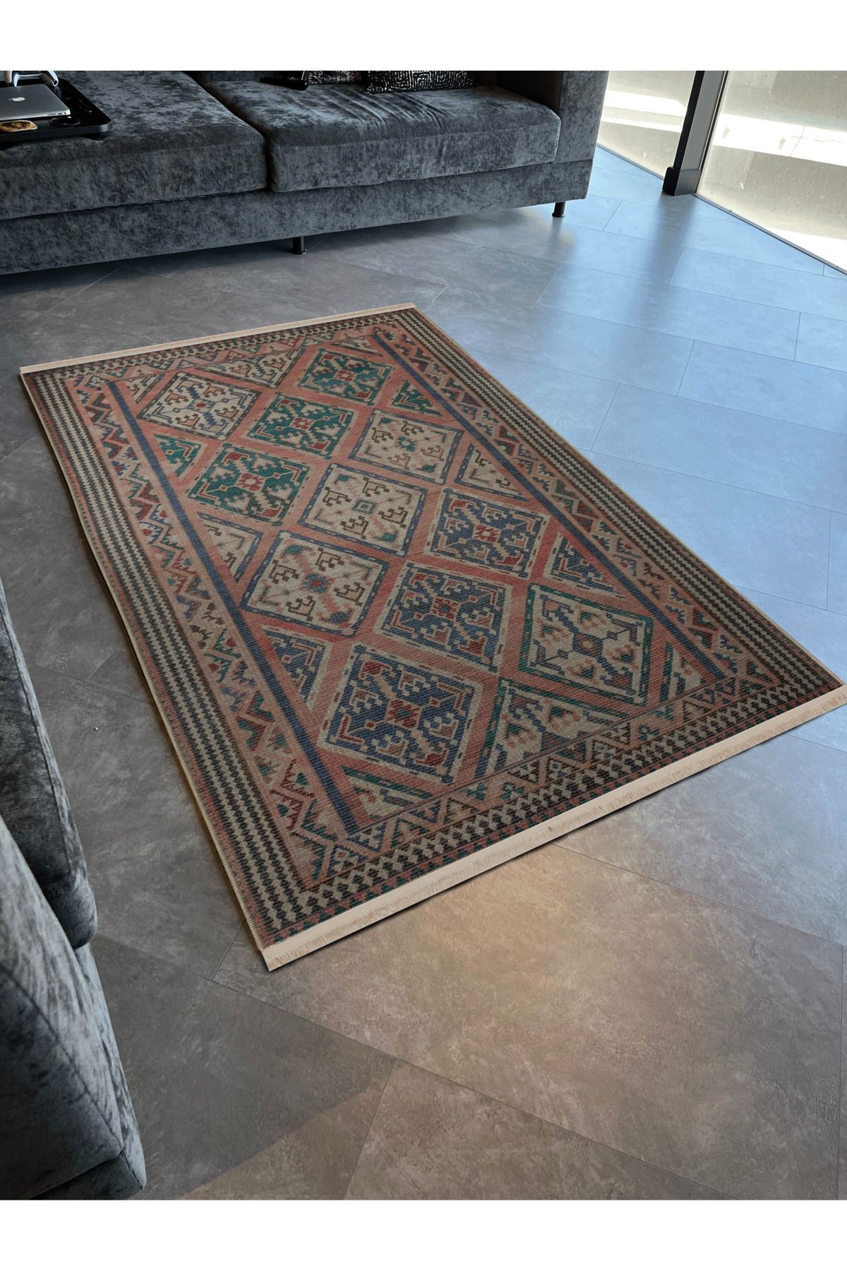 Pembe Temalı Çok Renkli Geleneksel Motif Desenli Kreatif Vintage Dekoratif Halı 2902