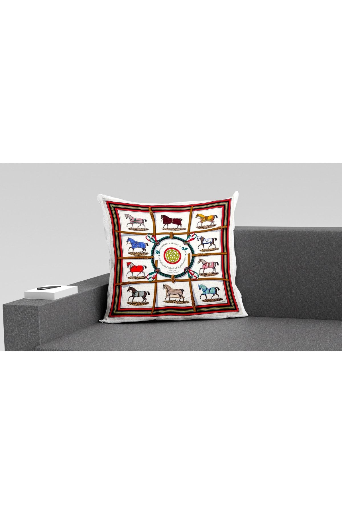Kırlent Beyaz Kırmızı Atlar Temalı Pillow57