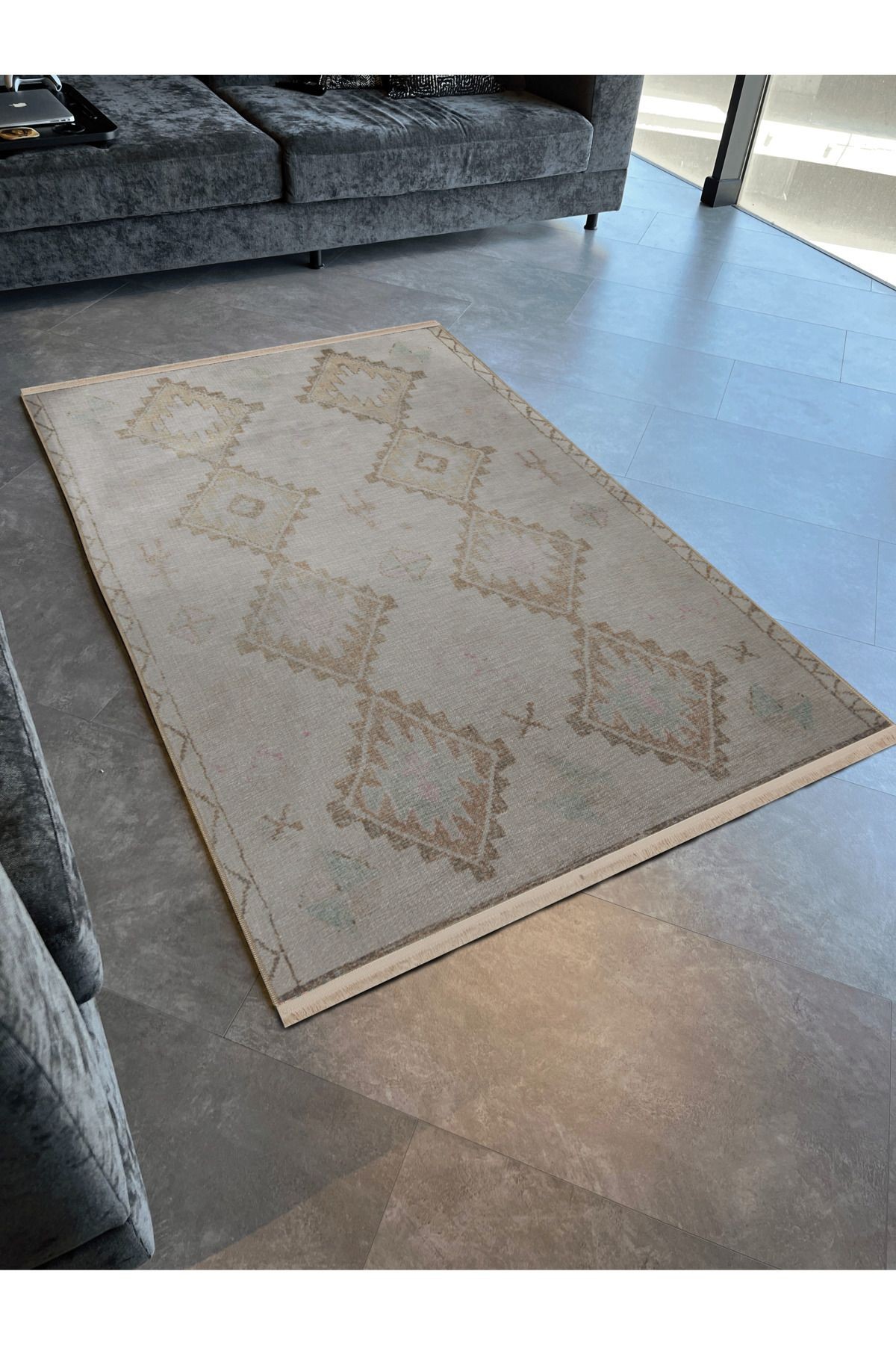 Bej Gri Temalı Geleneksel Motif Desenli Kreatif Vintage Dekoratif Halı 2828