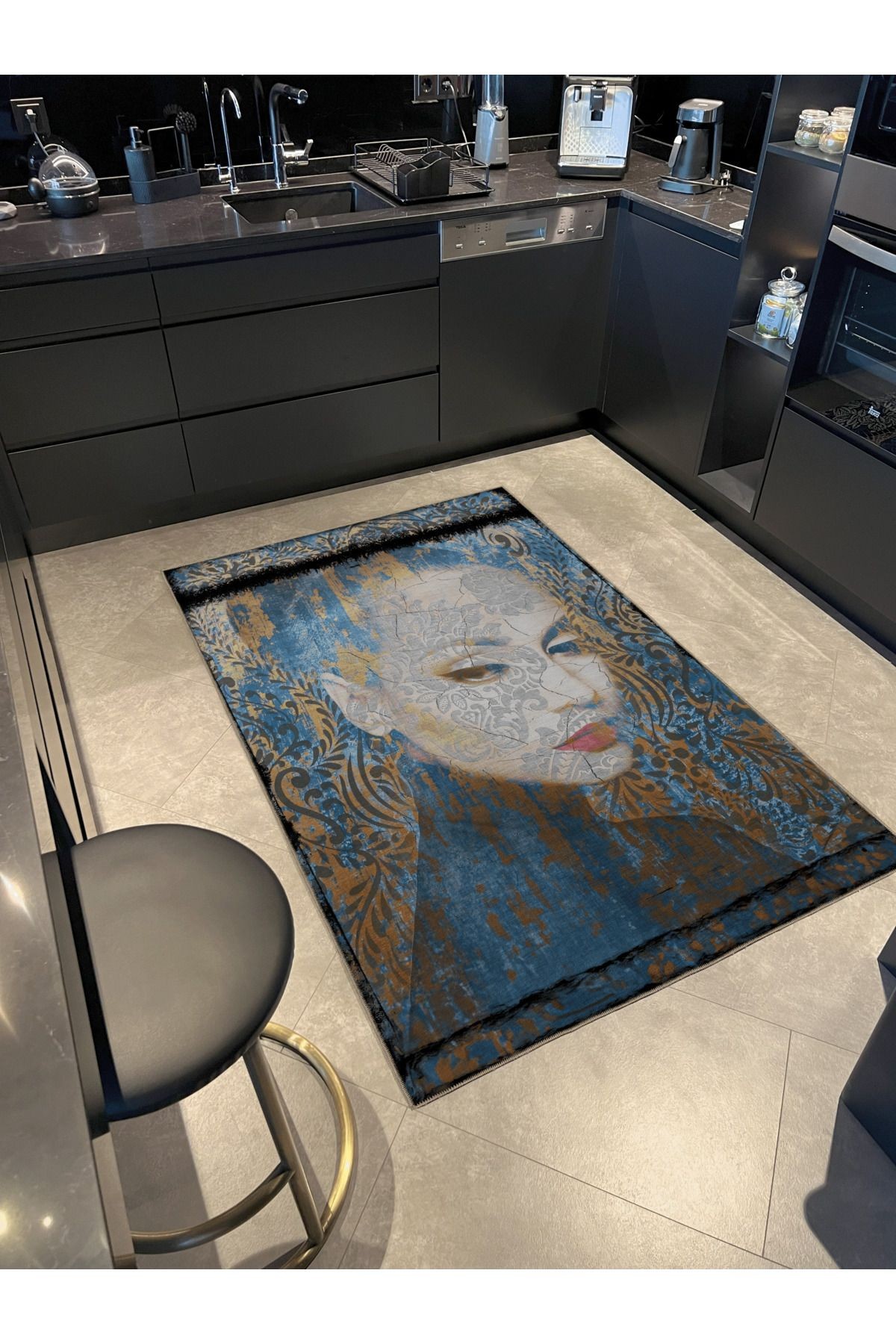 Sarı Mavi Temalı Motifli Soyut Kadın Portre Desenli Modern Dekoratif Halı 2524