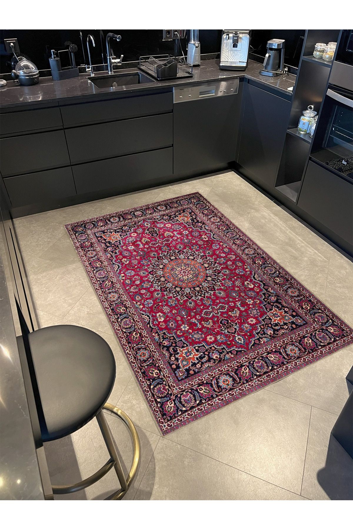 Kırmızı Temalı Çok Renkli Geleneksel Motif Etnik Desenli Vintage Dekoratif Halı 5205