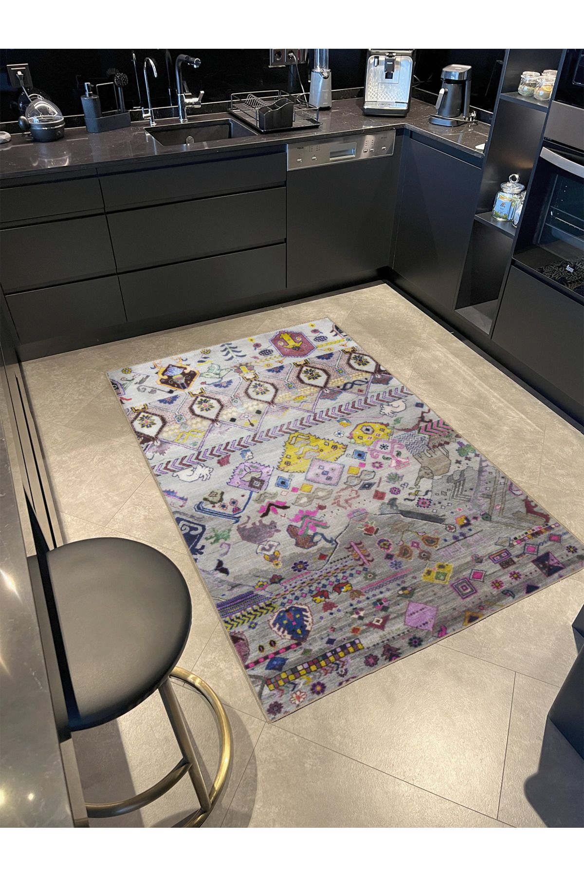 Gri Tonlarda Geleneksel Desenli Dokuma Taban Halı 4050