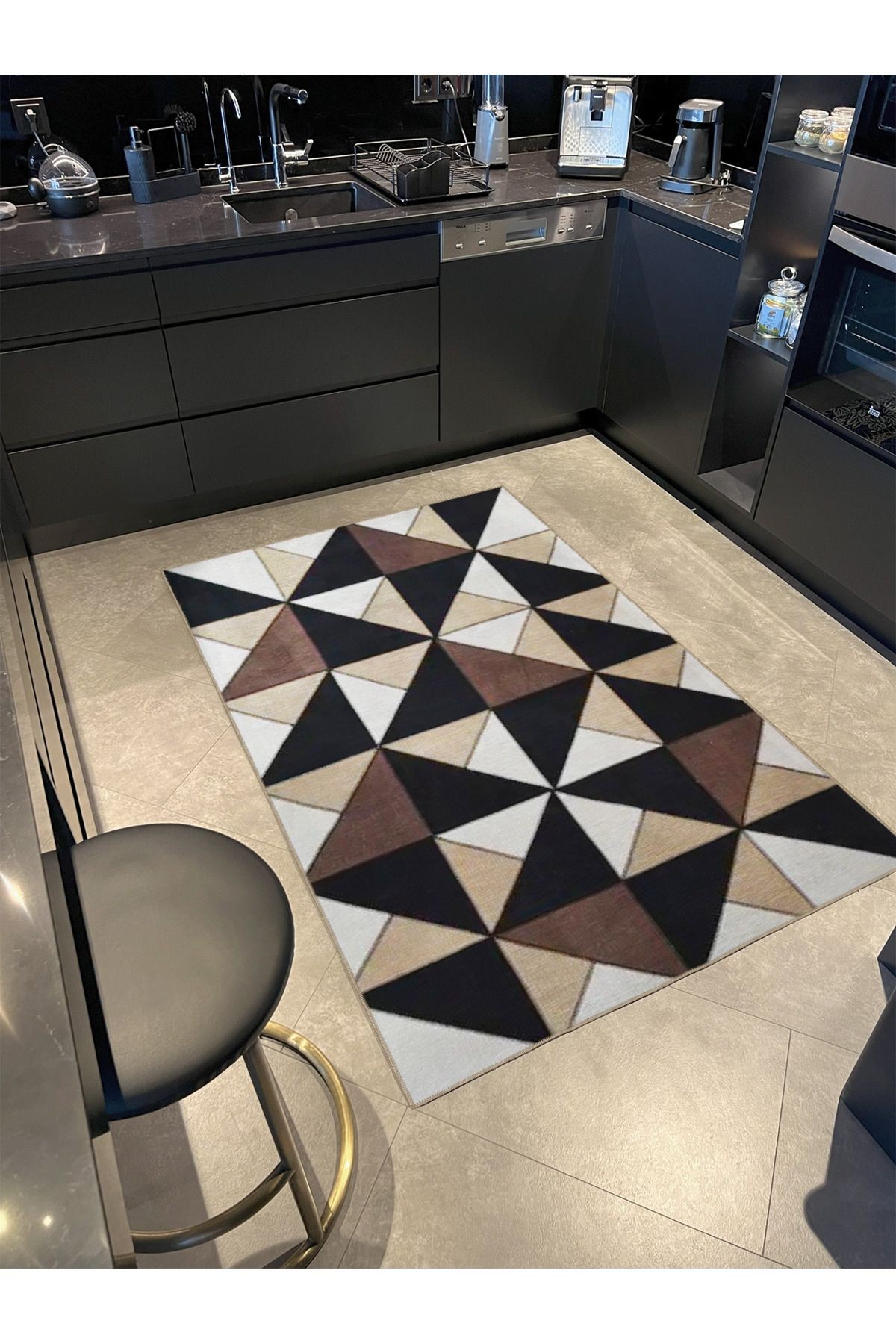Siyah Bej Temalı Üçgen Geometrik Desenli Kreatif Modern Dekoratif Halı 3459