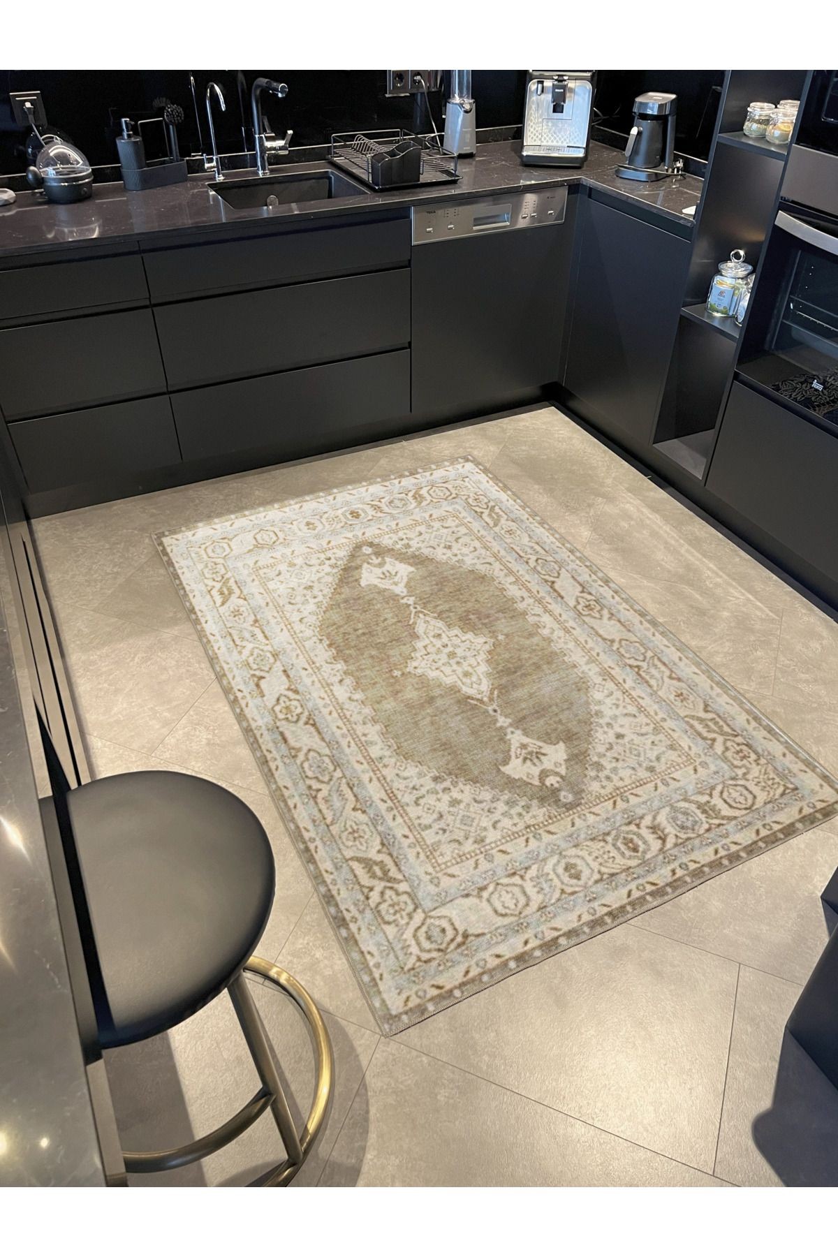 Bej Temalı Geleneksel Motif Desenli Vintage Dekoratif Halı 3286