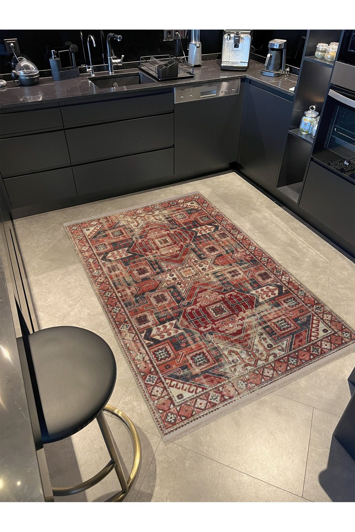 Kiremit Rengi Temalı Çok Renkli Geleneksel Motif Desenli Vintage Dekoratif Halı 3871