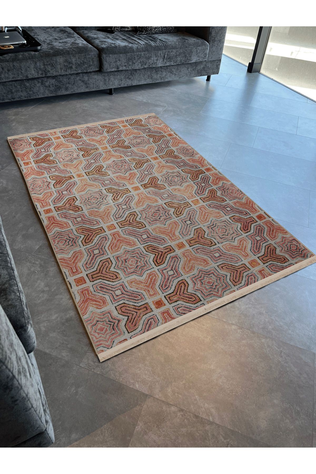 Pembe Turuncu Temalı Çiçek ve Geometrik Desenli Kreatif Vintage Dekoratif Halı 2833